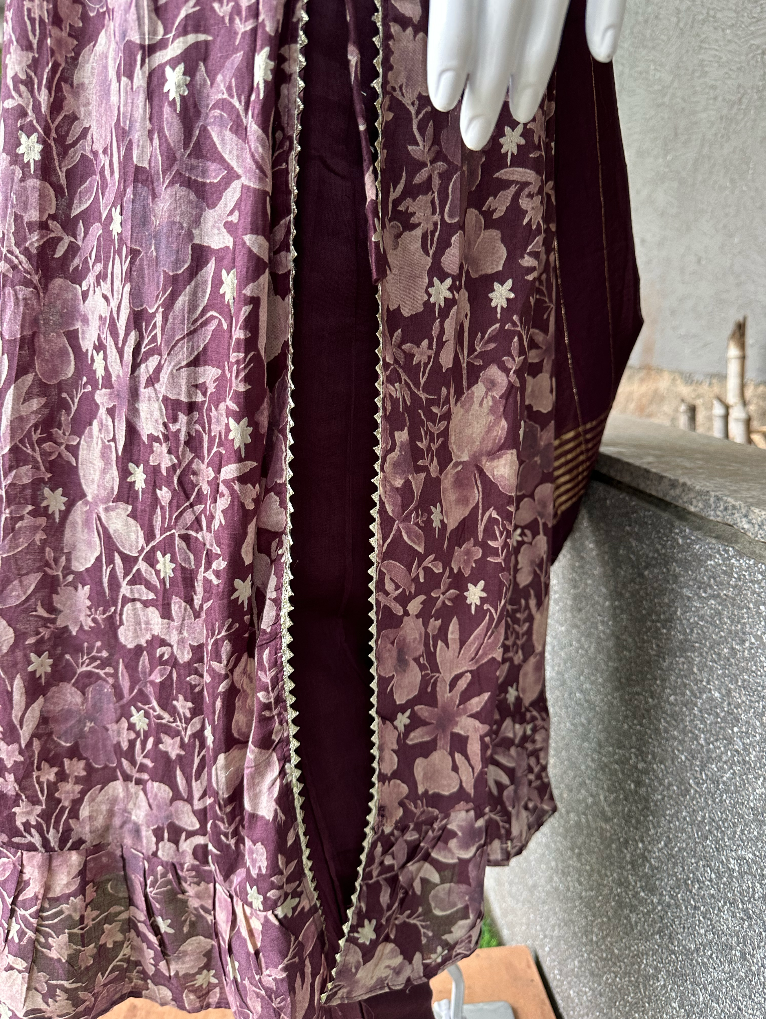 Image of Mull Cotton Naira Embroidery Mirror work Set