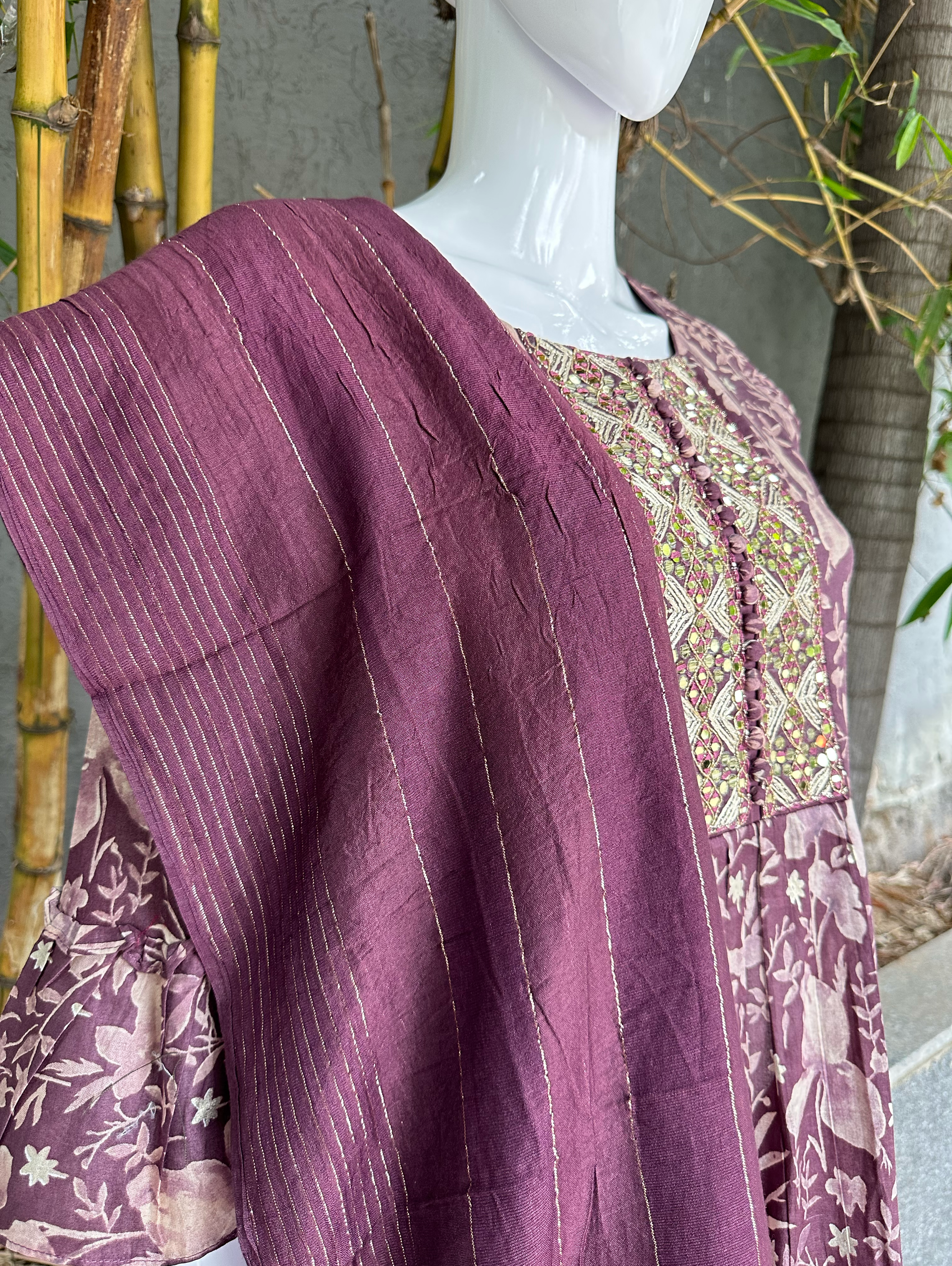 Image of Mull Cotton Naira Embroidery Mirror work Set