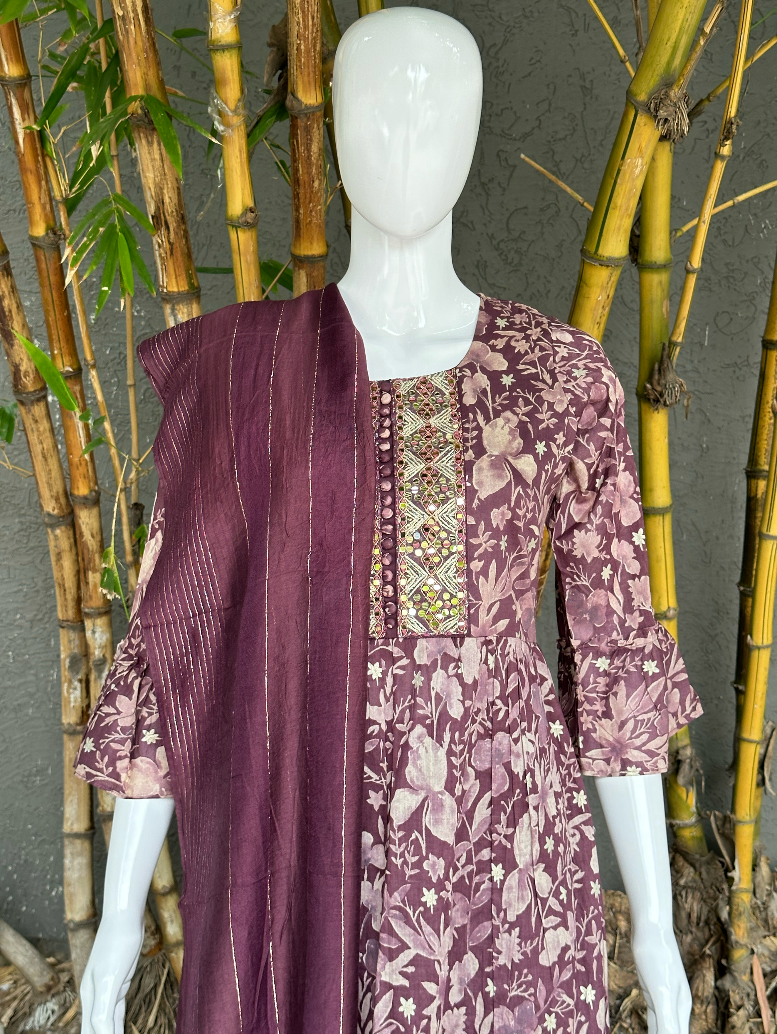 Image of Mull Cotton Naira Embroidery Mirror work Set