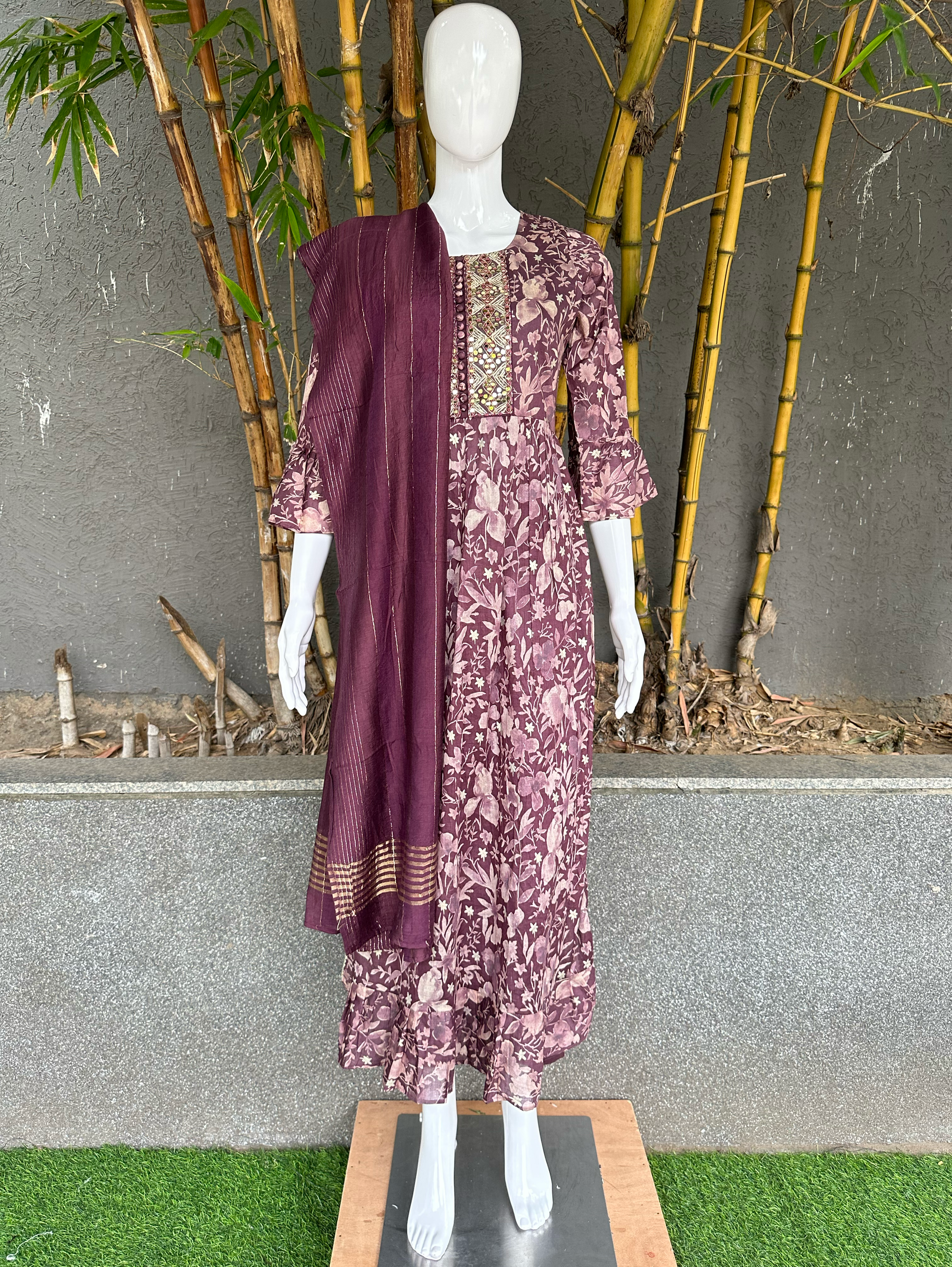 Image of Mull Cotton Naira Embroidery Mirror work Set