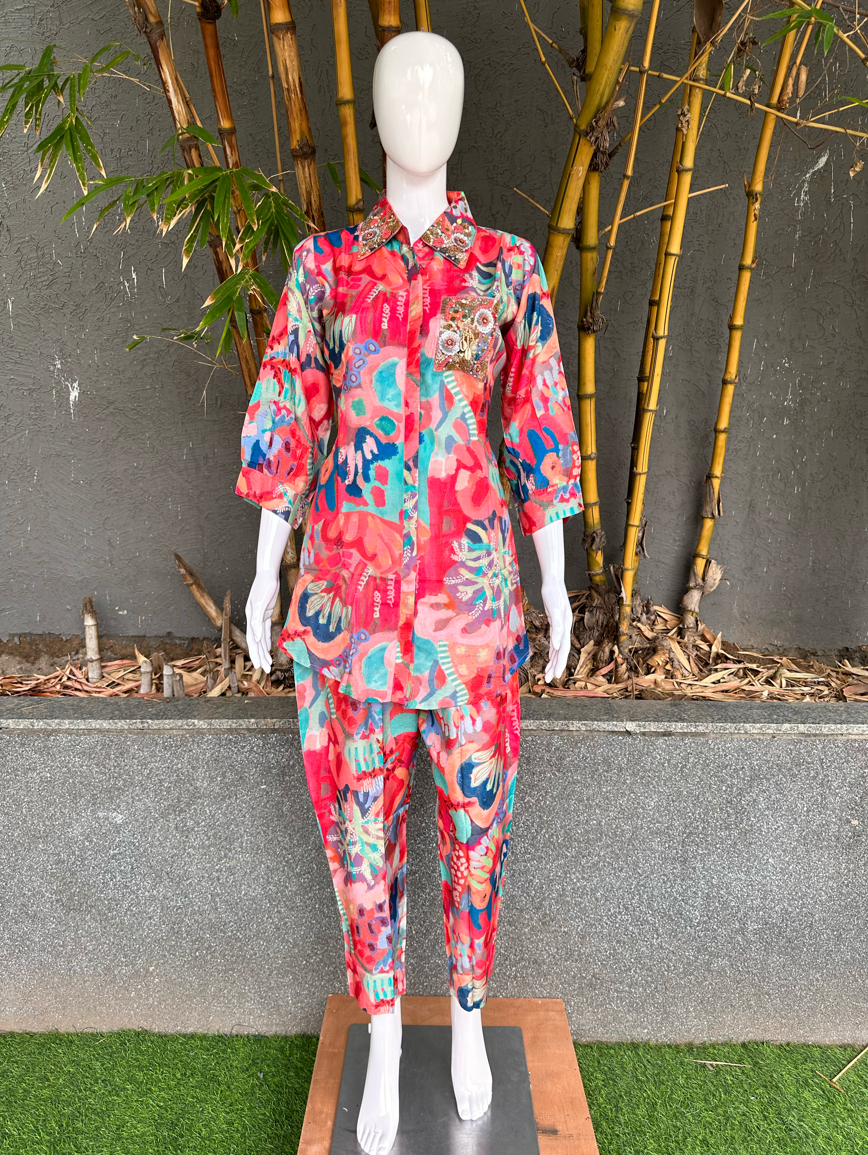 Image of Muslin Coord Set with Collar & Pocket Hand Work