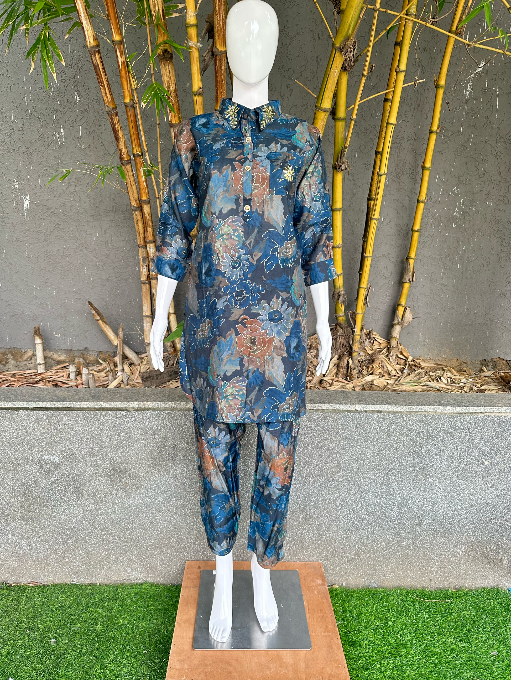 Muslin with Collar and Pocket Embroidery Coords