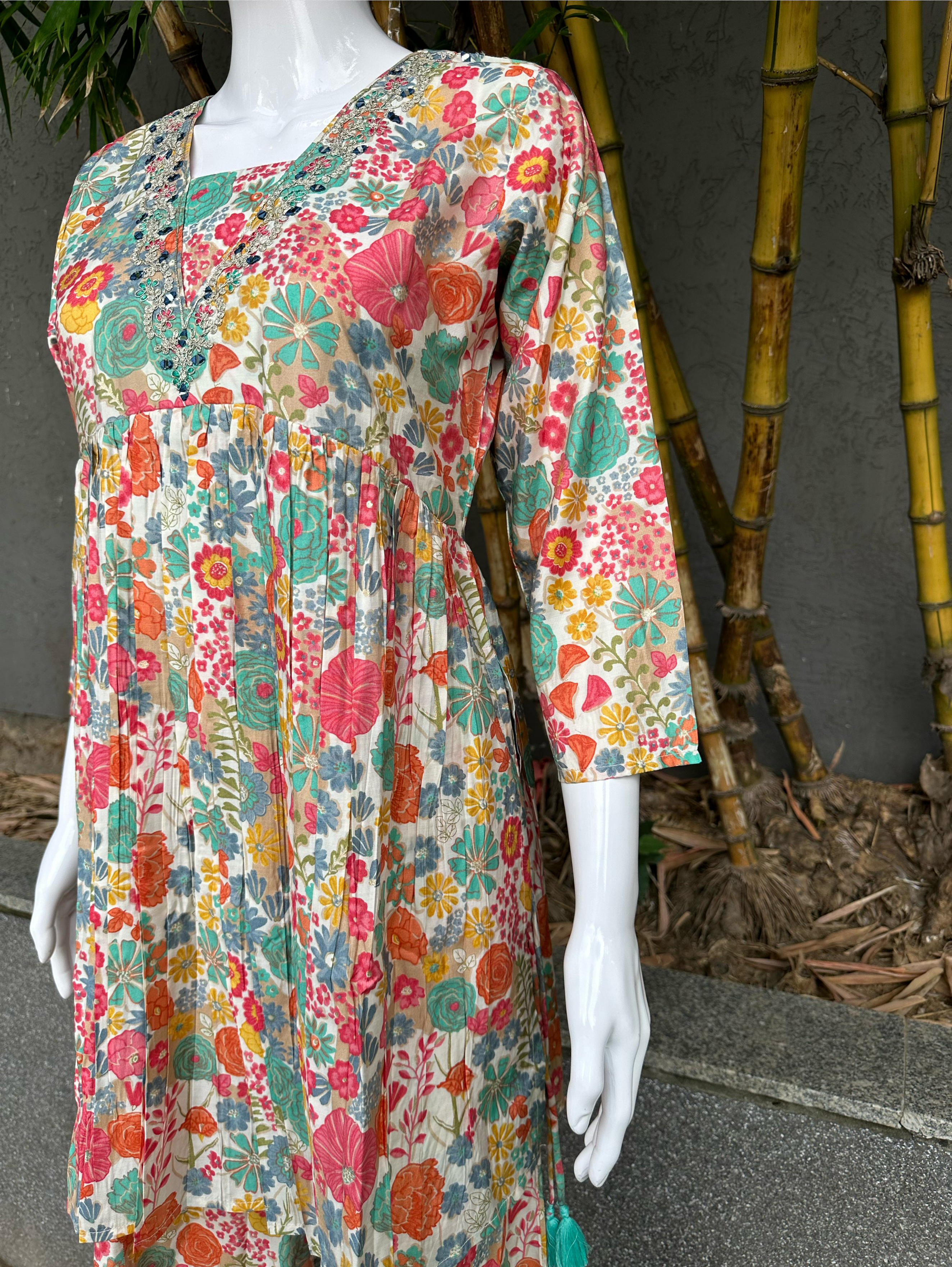 Image of Muslin Flower Print V Neck Mirror coords