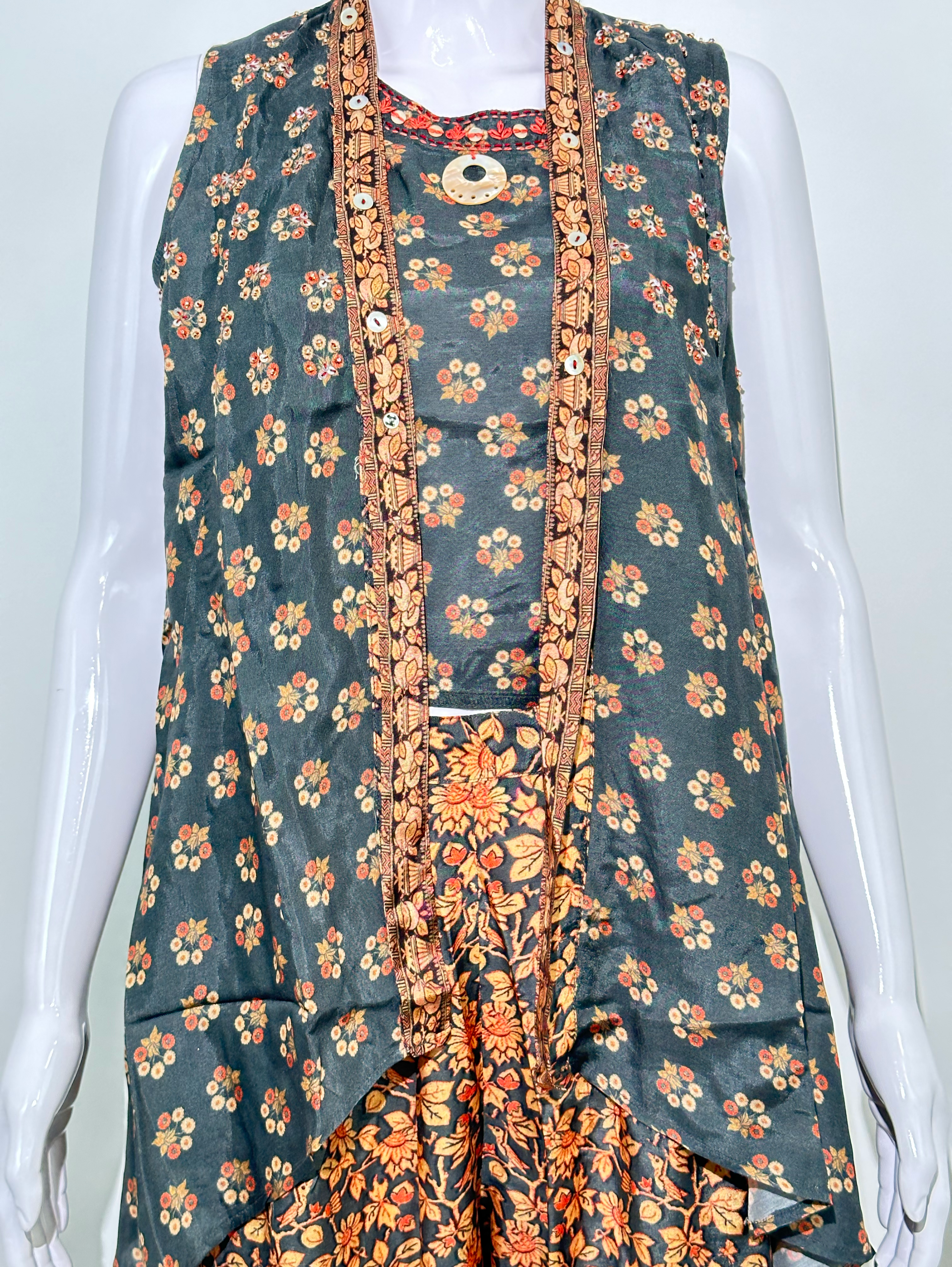 Image of Muslin Print with Thread Sequence work - Attached Jacket