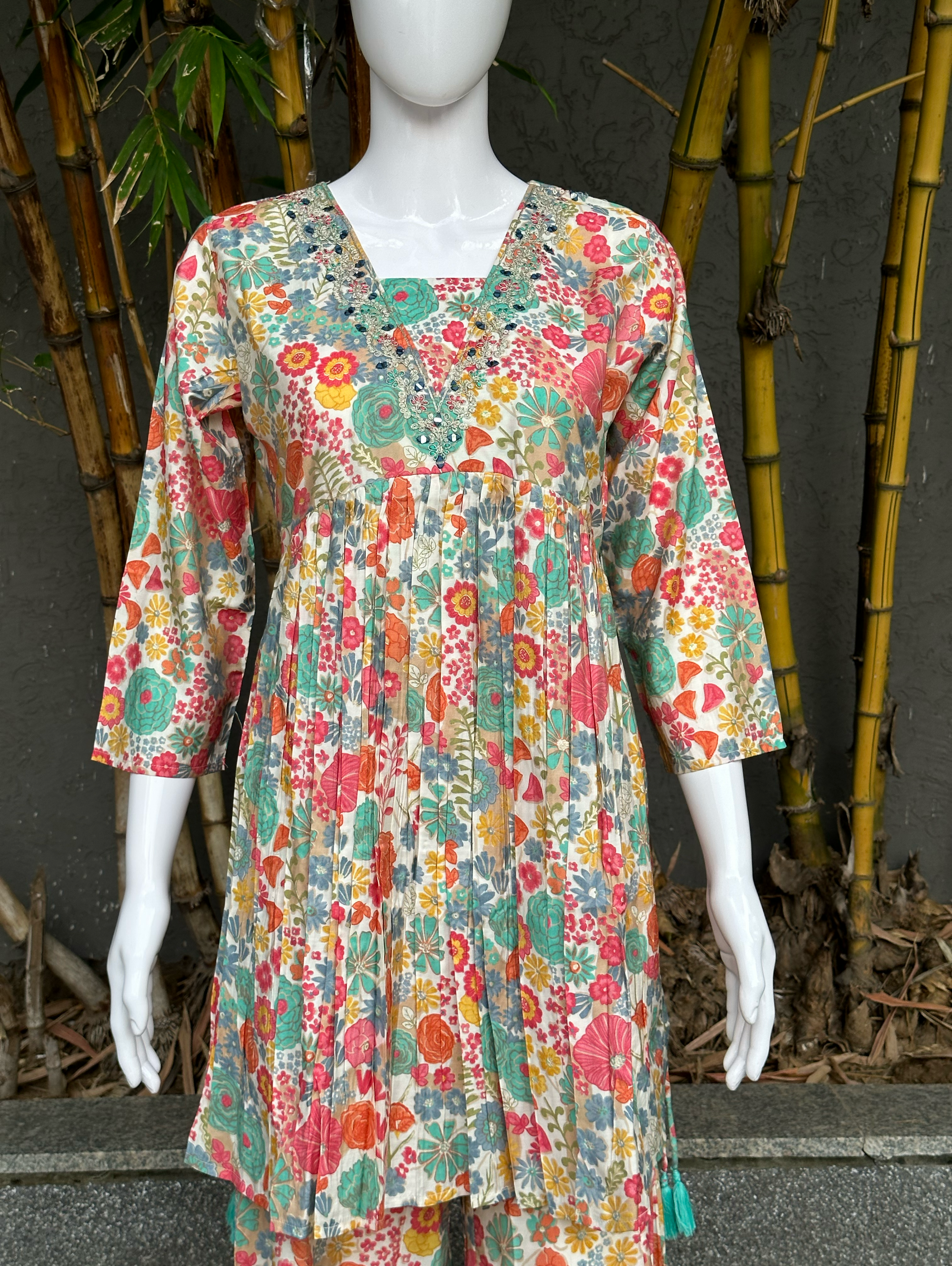 Image of Muslin Flower Print V Neck Mirror coords