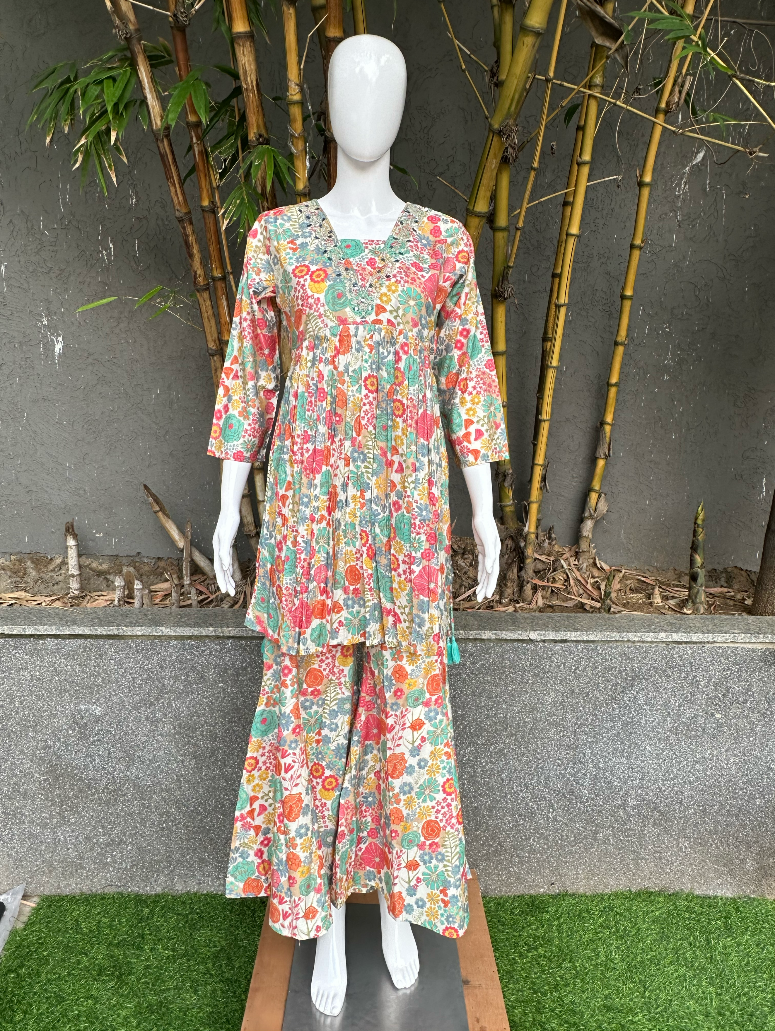 Image of Muslin Flower Print V Neck Mirror coords