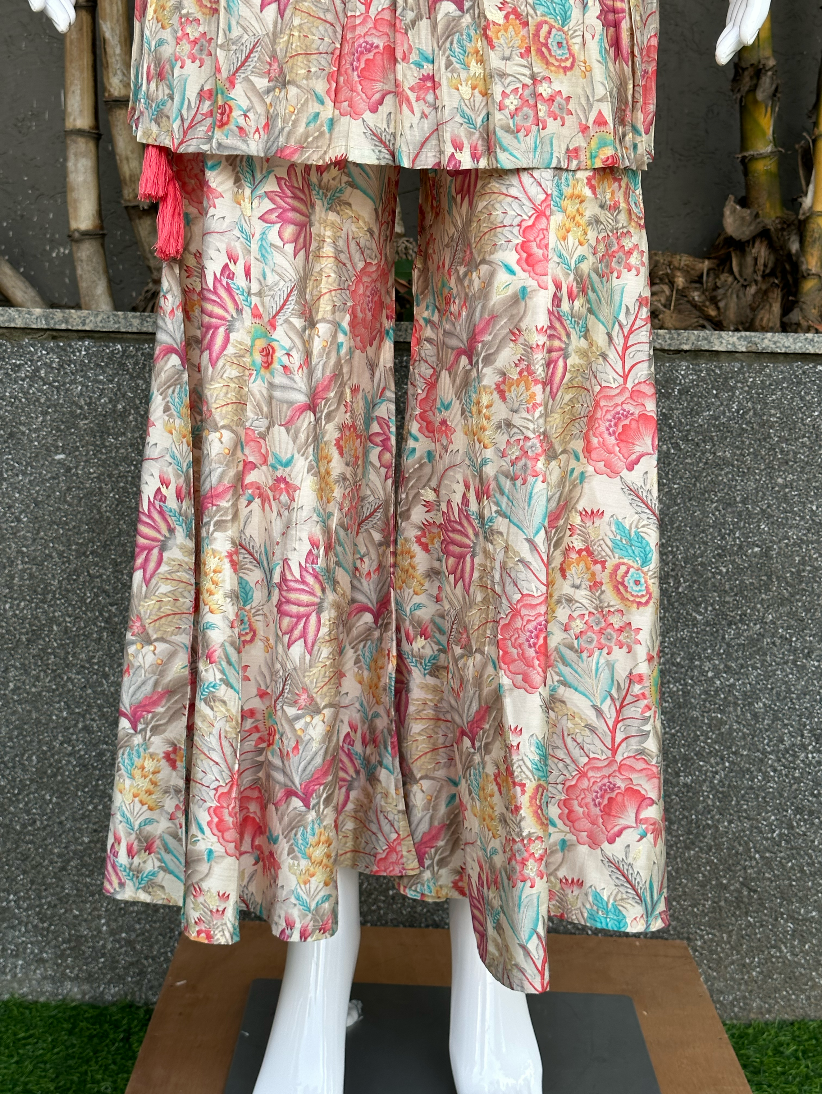 Image of Muslin Flower Print V Neck Mirror coords