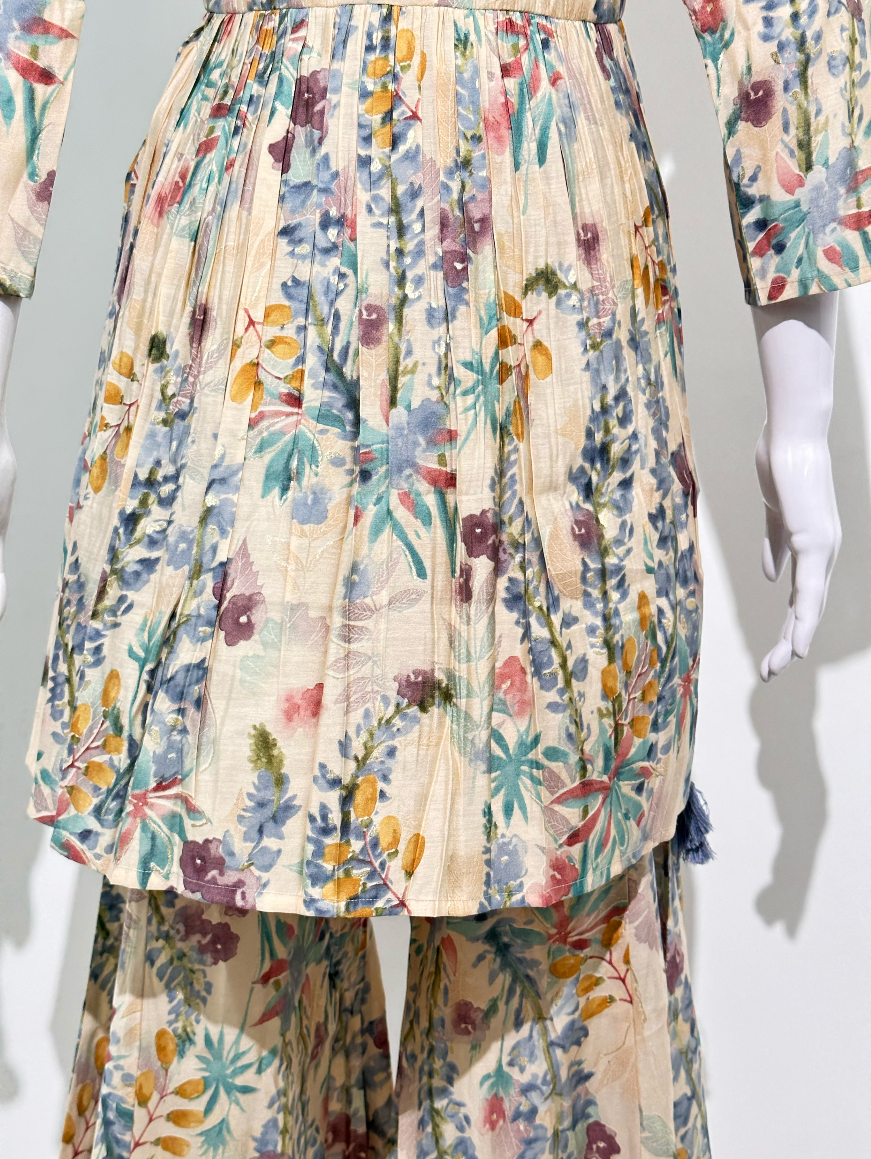 Image of Alia Cut Bell Bottom Coords - Muslin 2 Piece