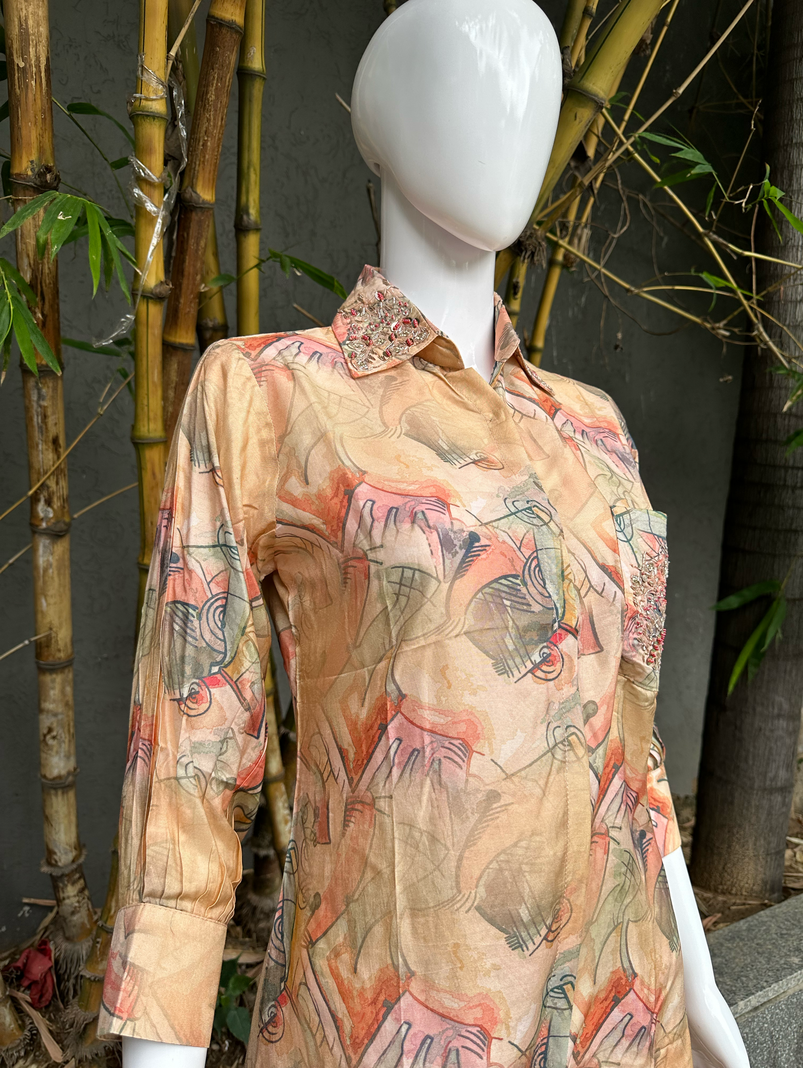 Image of Muslin with Collar & Pocket Hand work