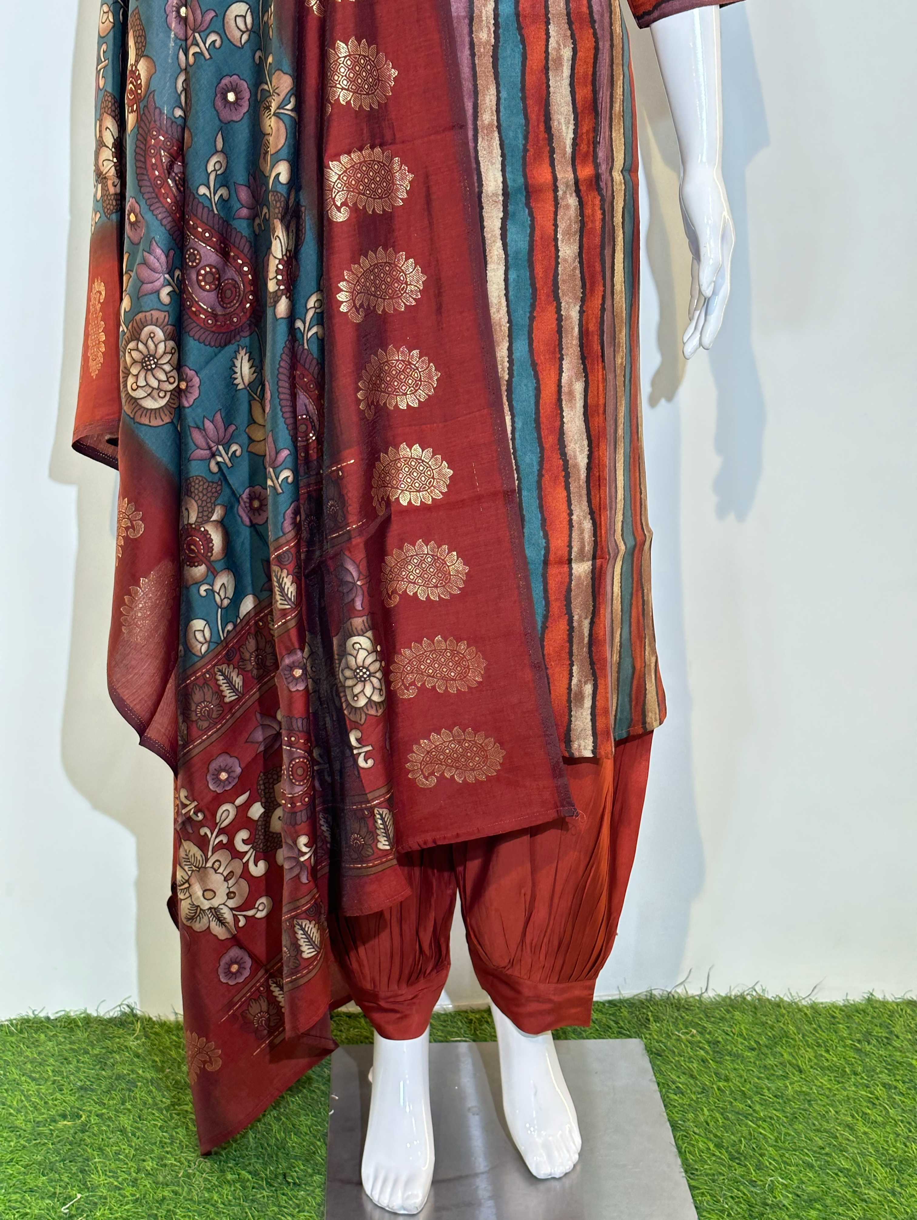 Image of Pure Muslin Kurti Set
