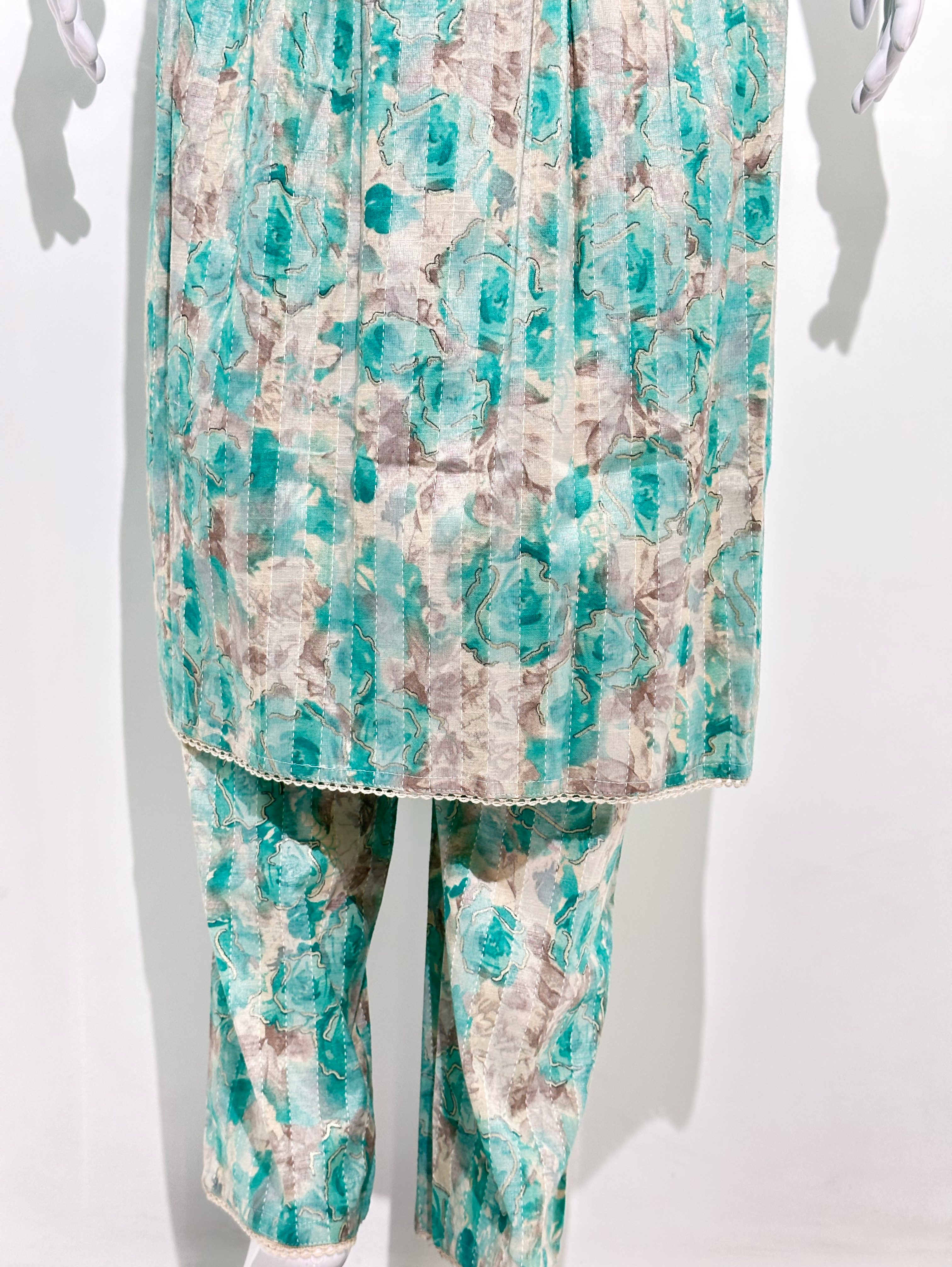 Image of Alia Cut Coord Set with Neck work