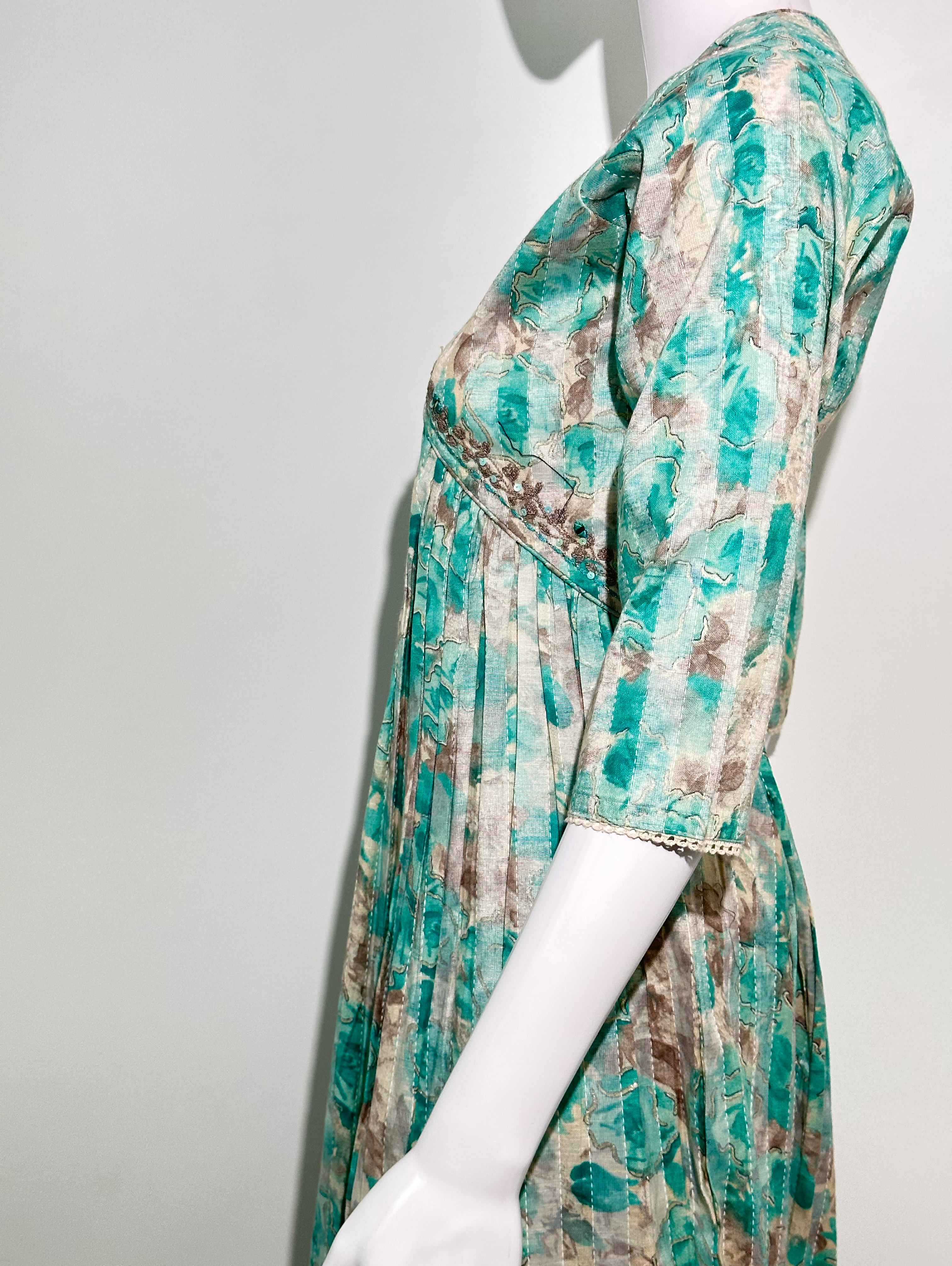 Image of Alia Cut Coord Set with Neck work