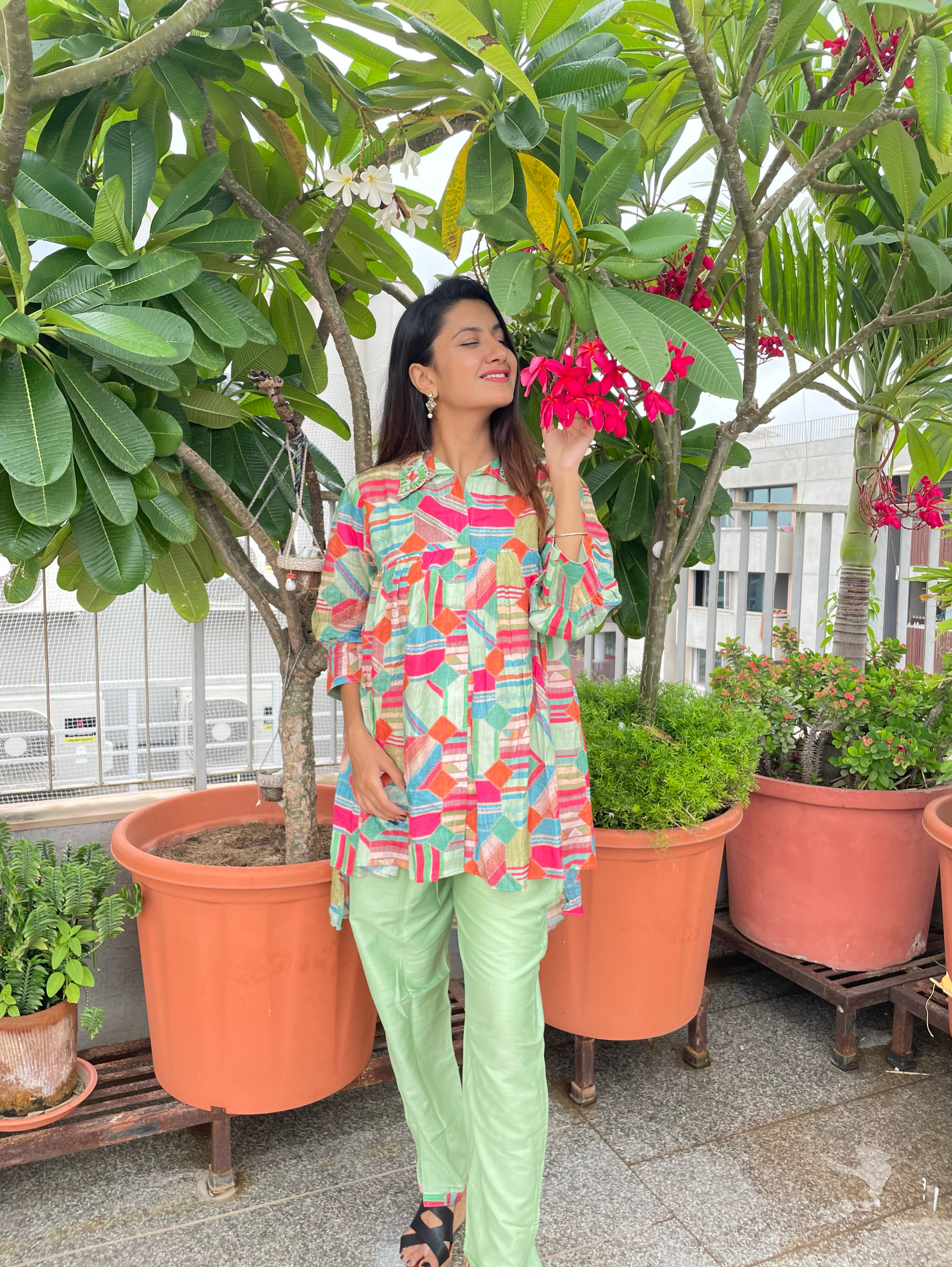 Frok Style Muslin Coords with Collar work
