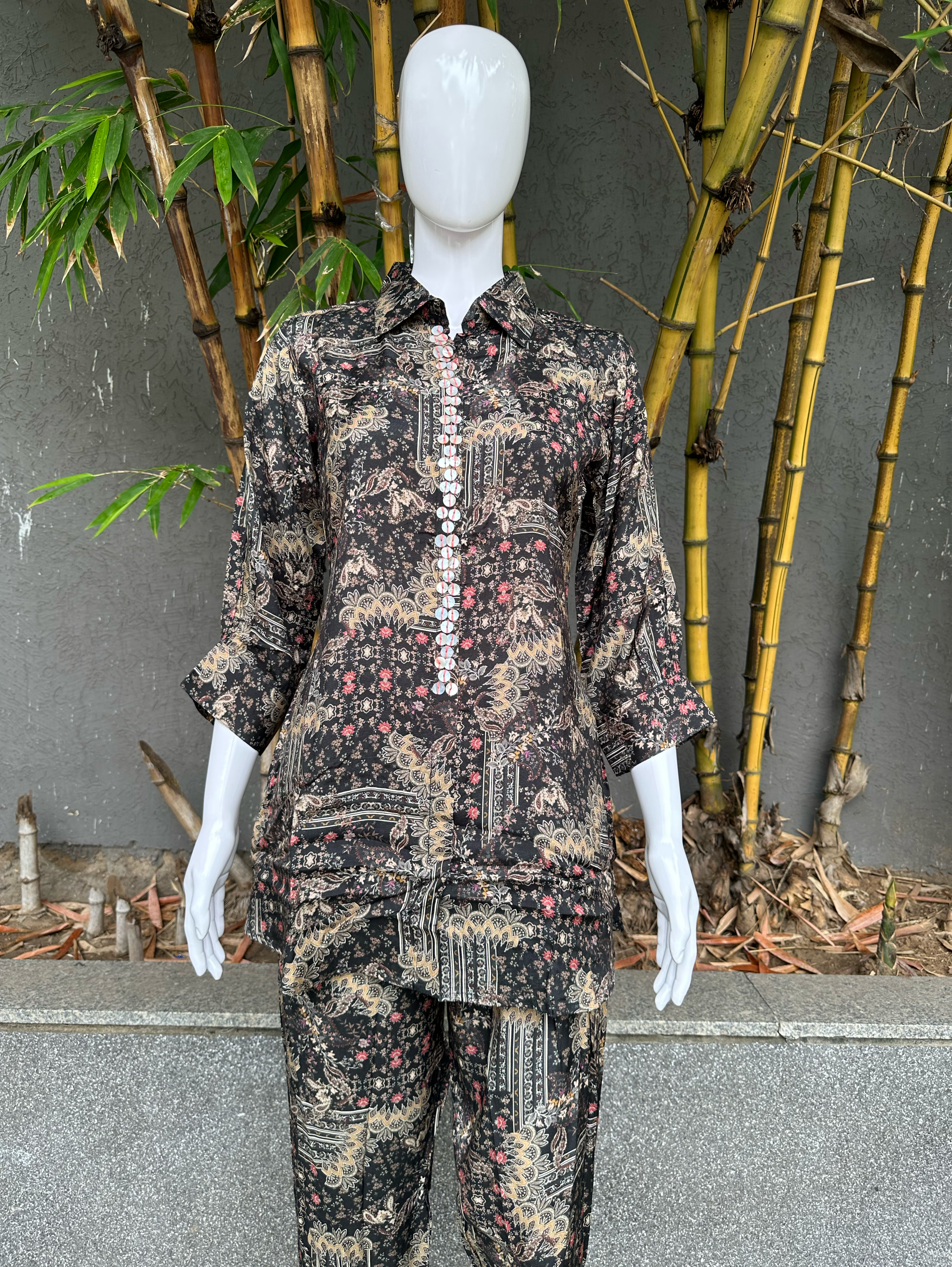 Image of Muslin Stand Patti Accessories Coords