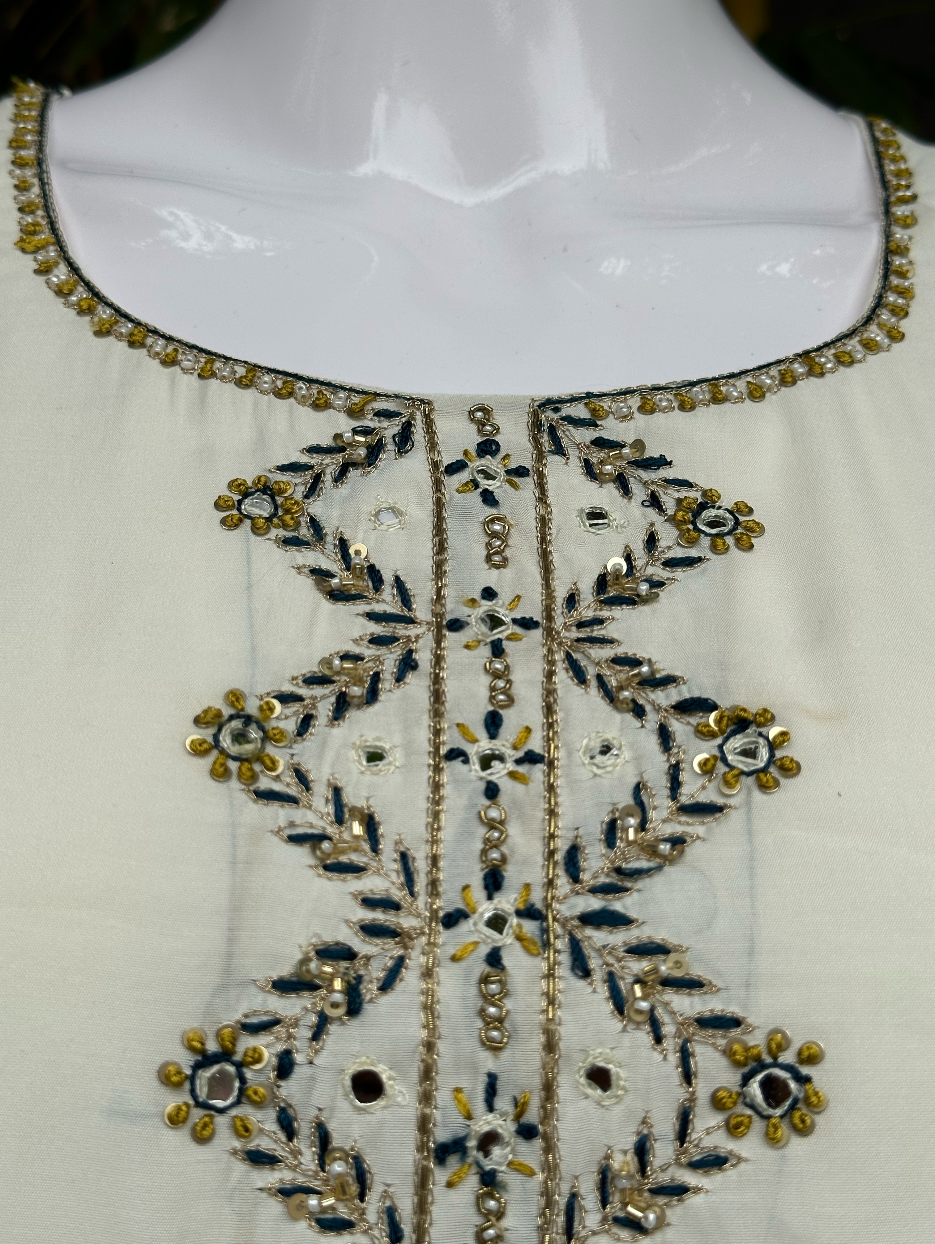 Image of Cotton Mirror Embroidery Set - 3 Piece