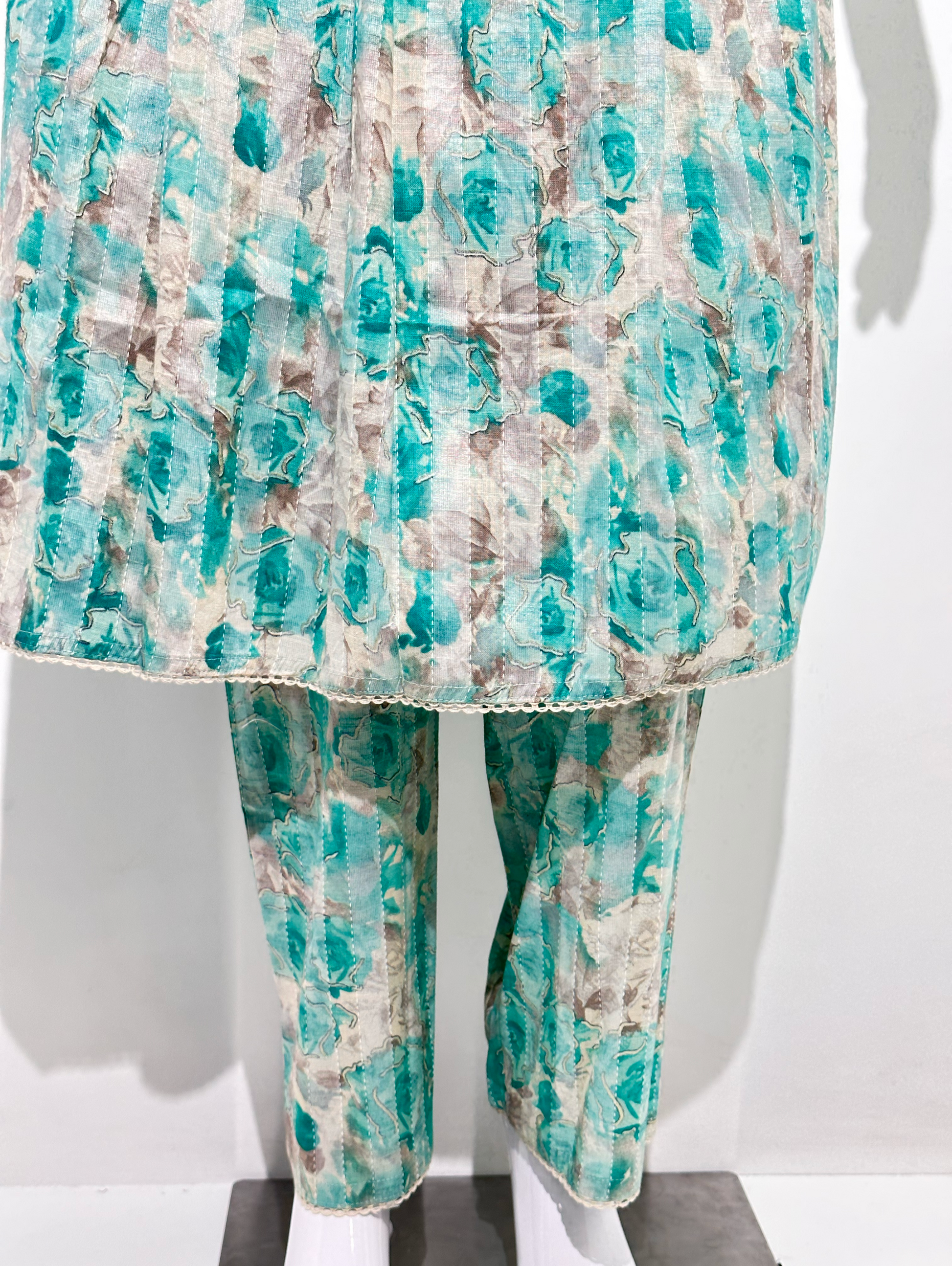 Alia Cut Coord Set with Neck work