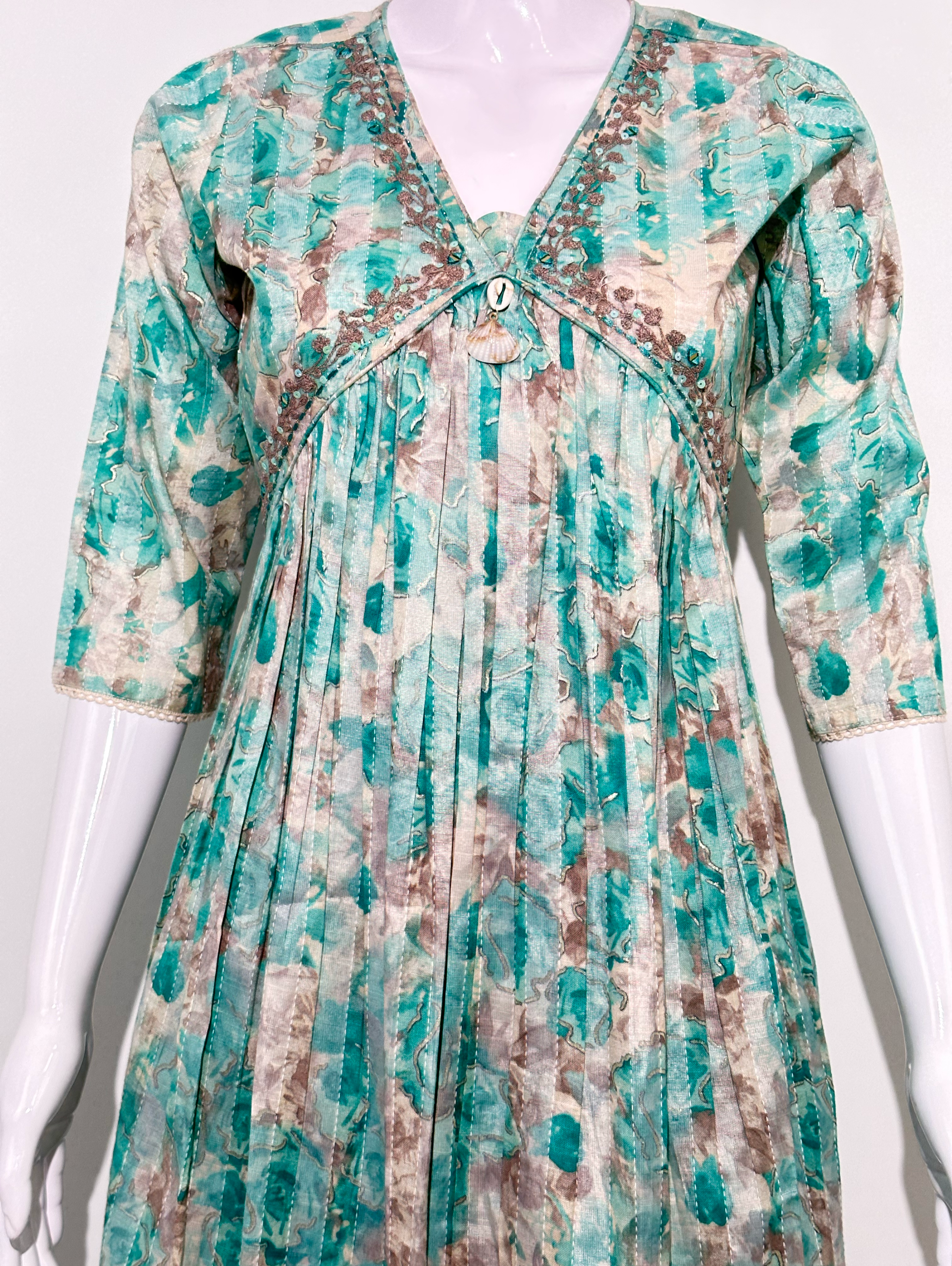 Image of Alia Cut Coord Set with Neck work