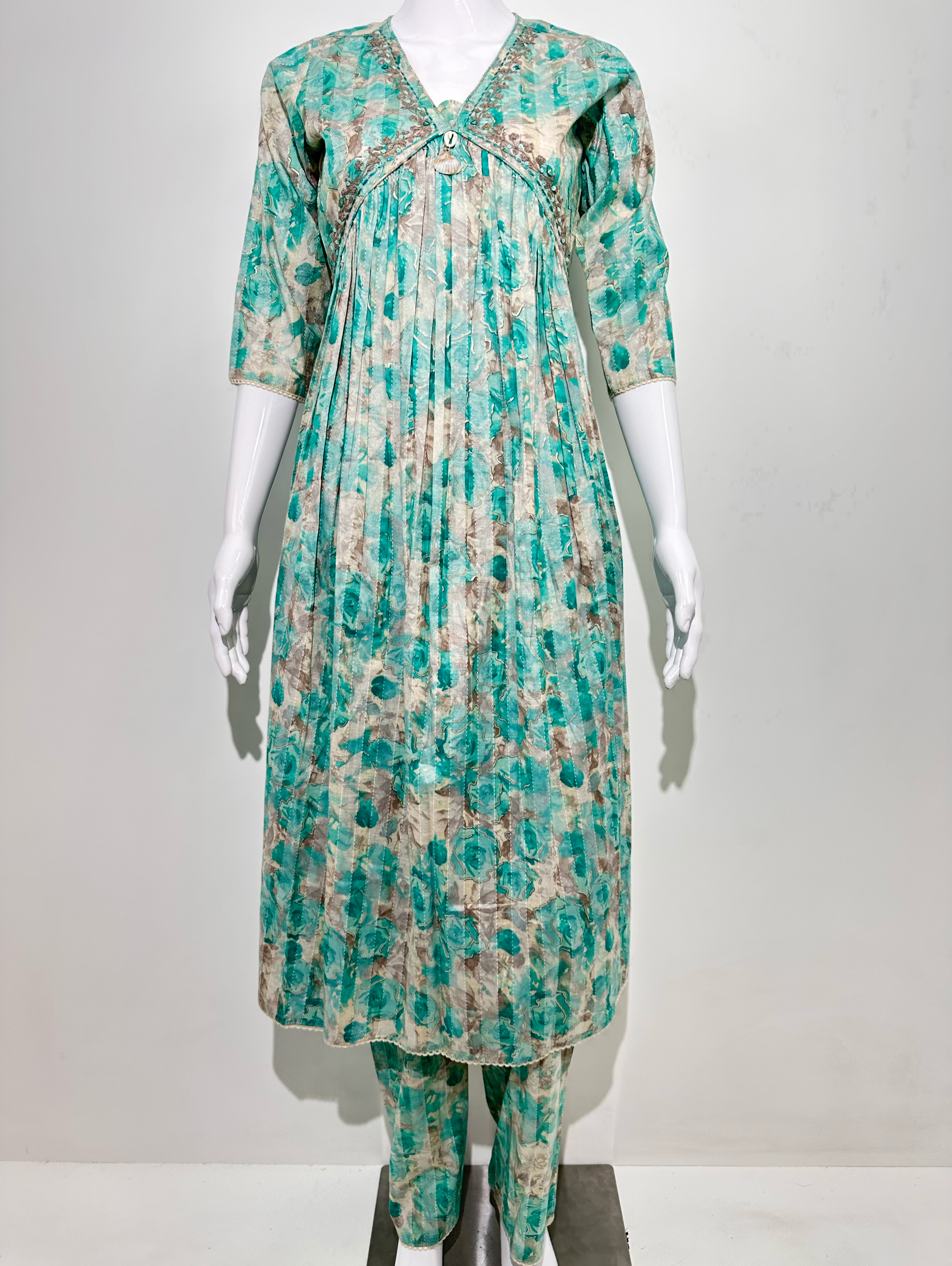 Image of Alia Cut Coord Set with Neck work
