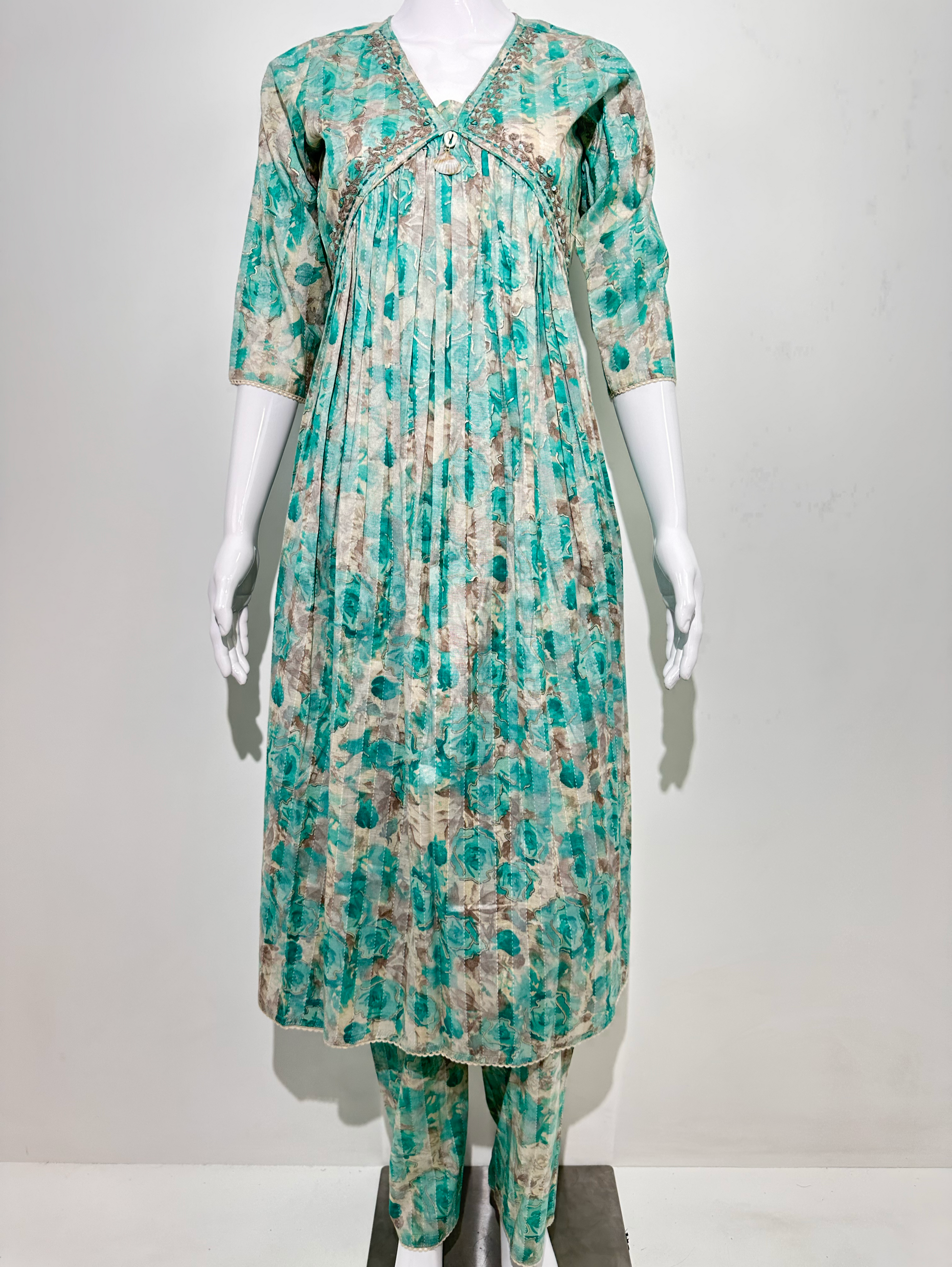 Alia Cut Coord Set with Neck work