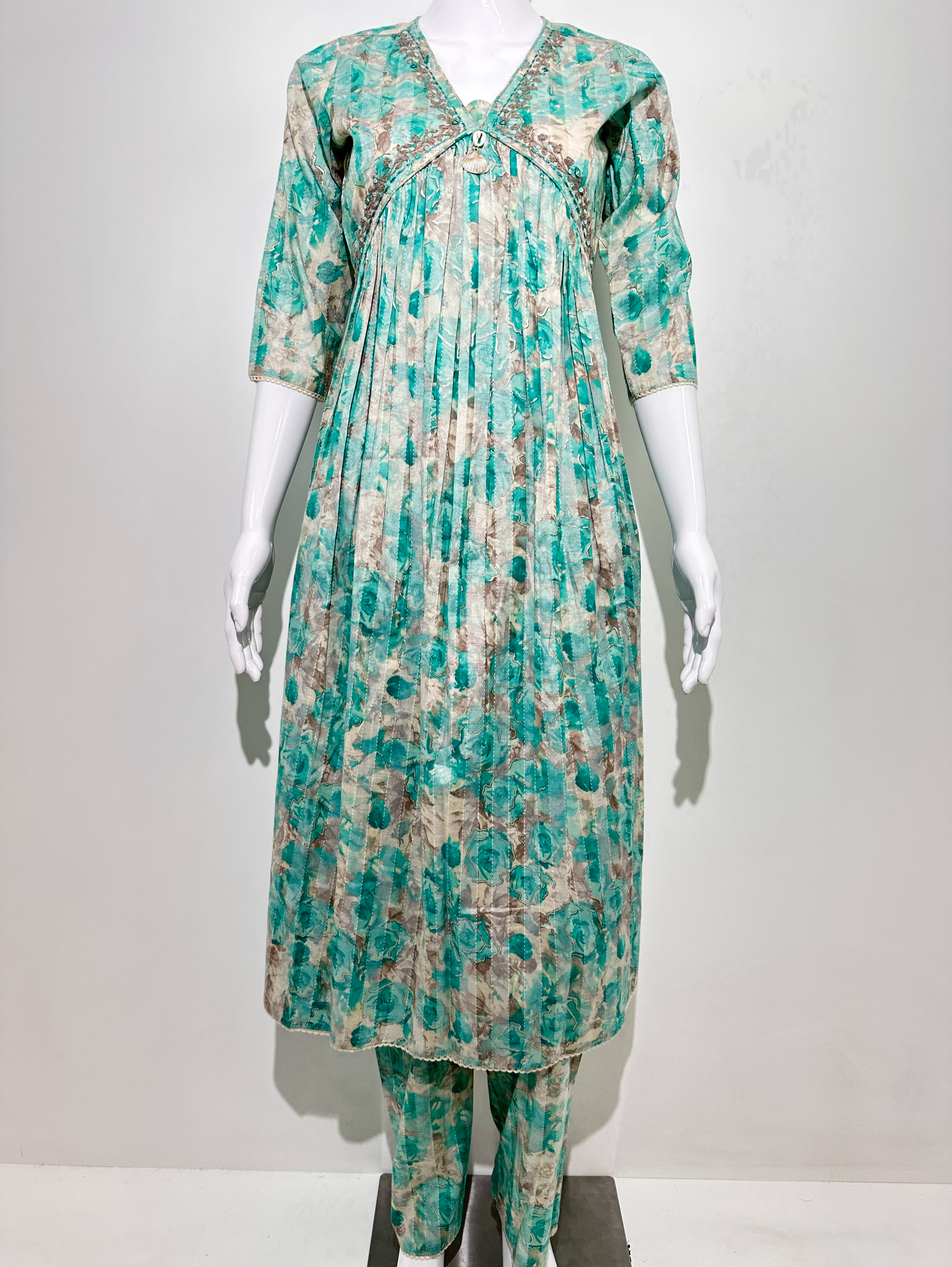 Alia Cut Coord Set with Neck work