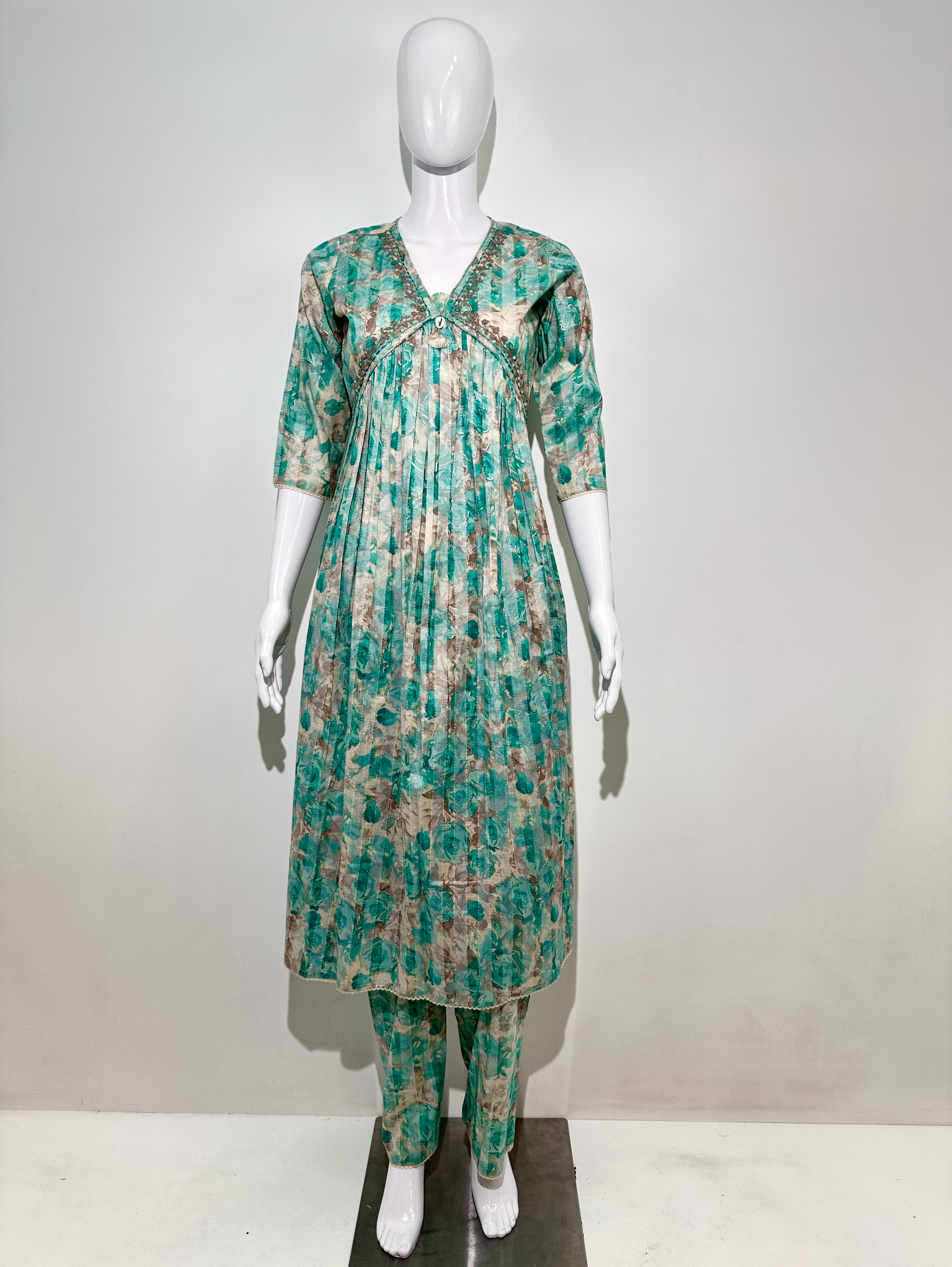Image of Alia Cut Coord Set with Neck work