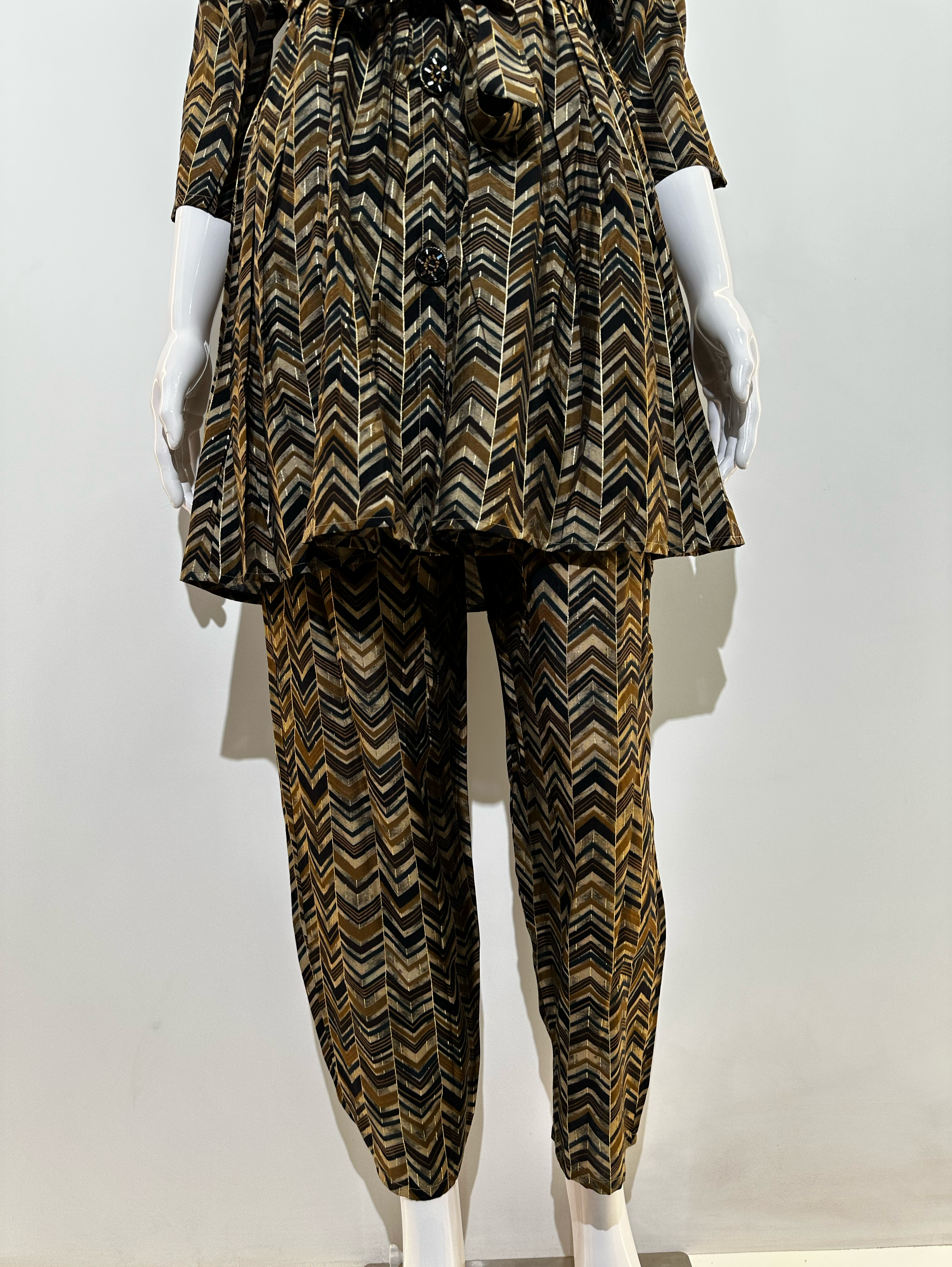 Image of Muslin Pattern Work Coord Set - 2 piece