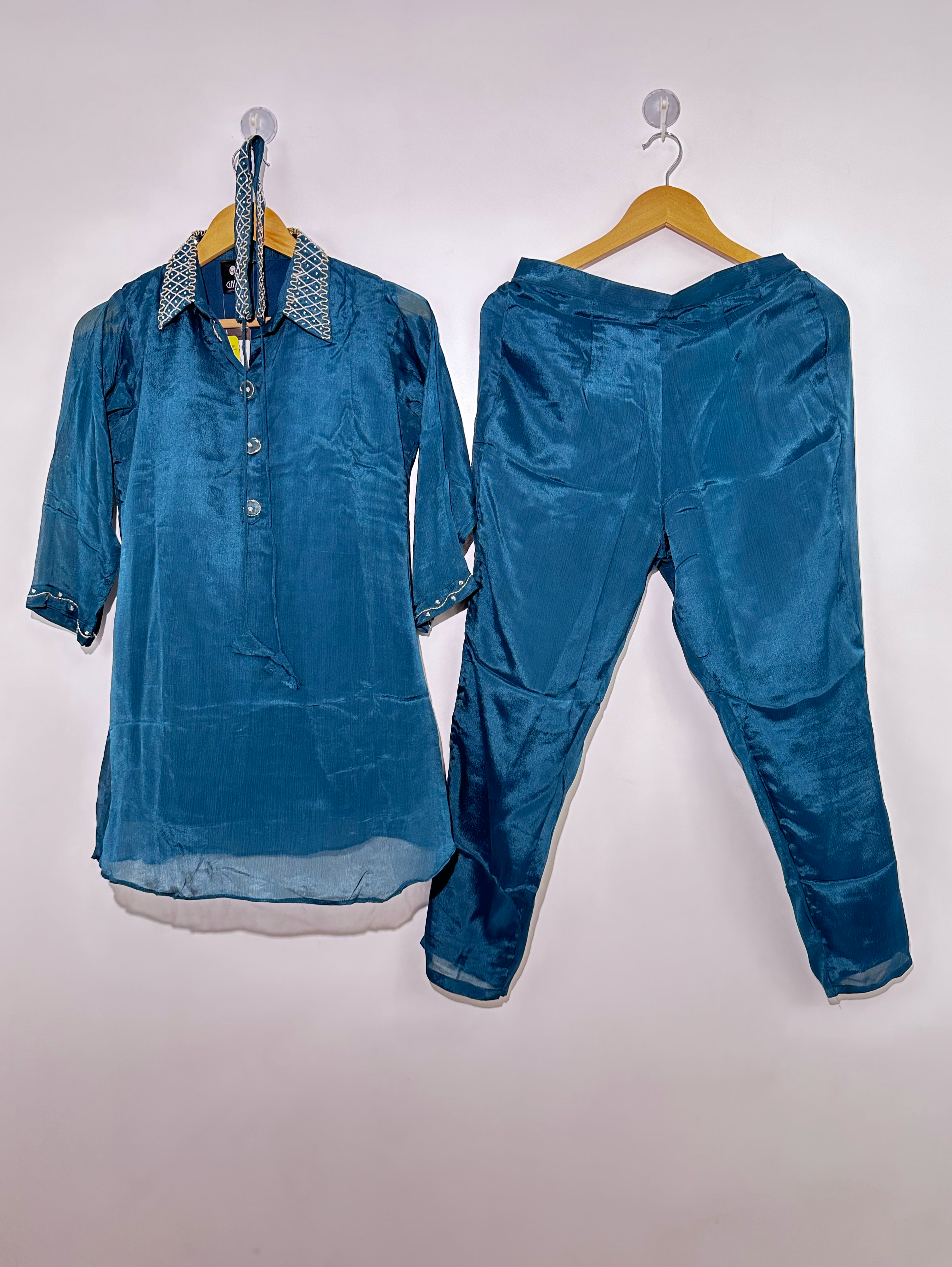Image of Chiffon with belt side hand and collar work Coords