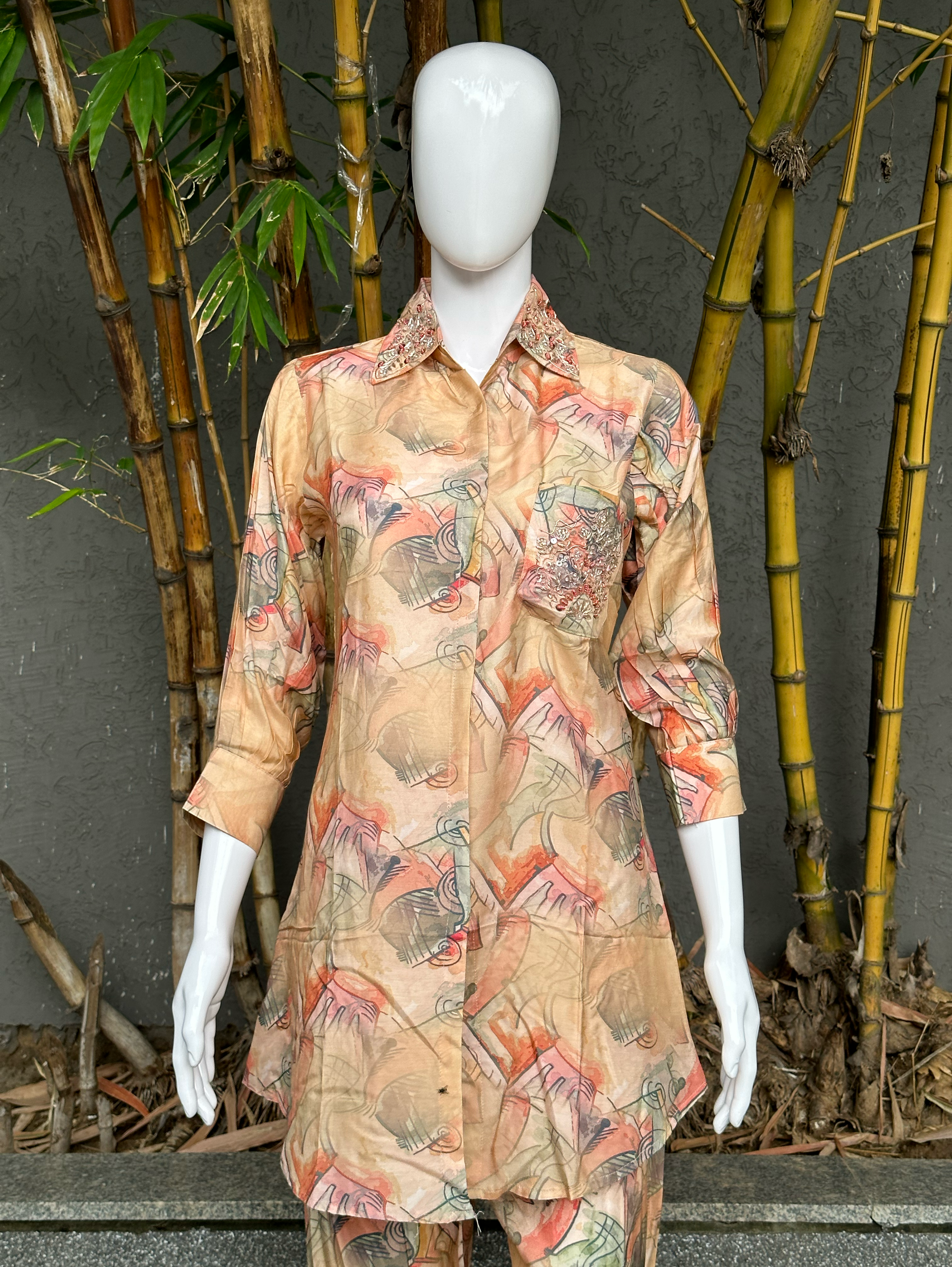 Image of Muslin with Collar & Pocket Hand work