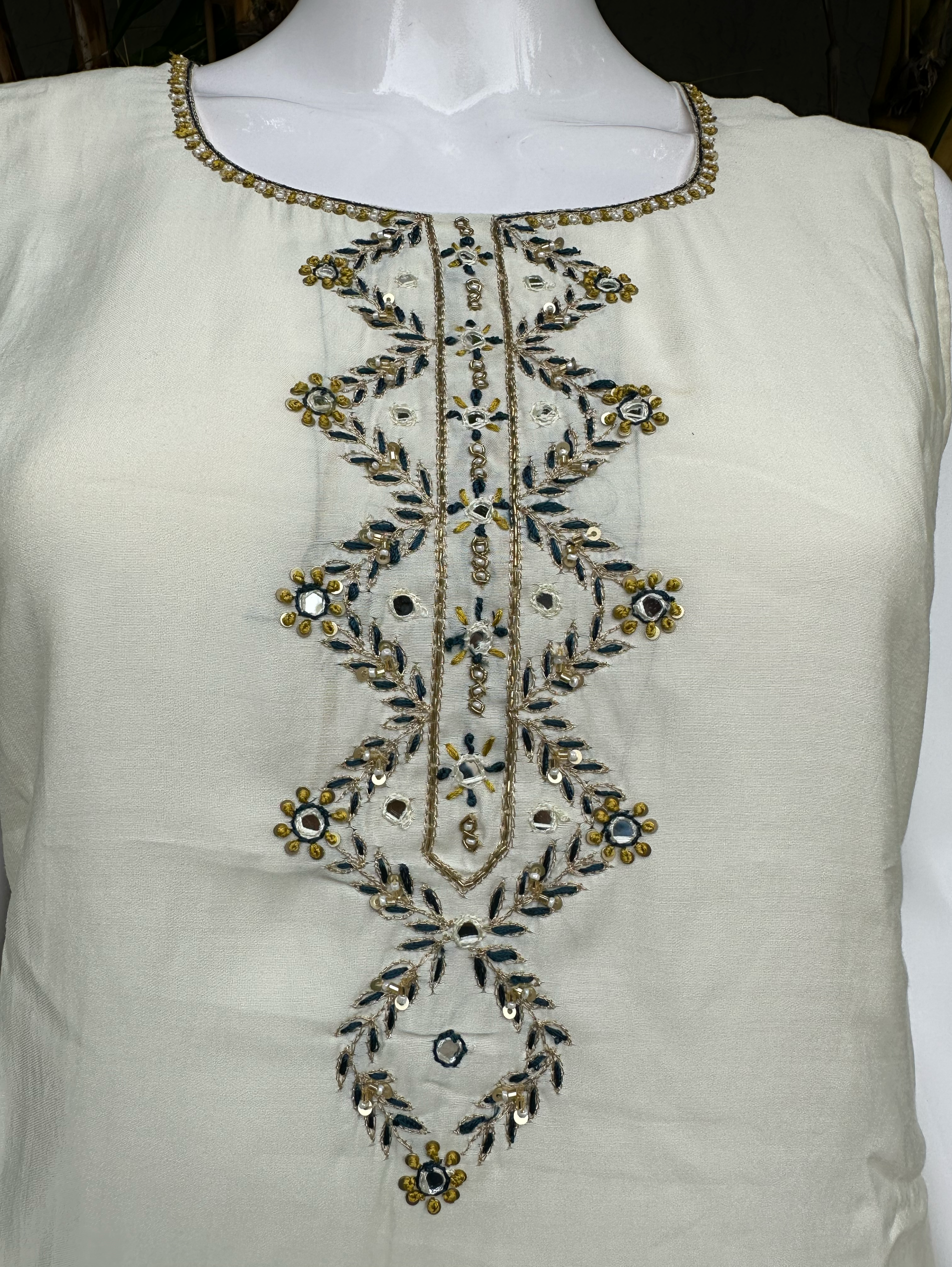 Image of Cotton Mirror Embroidery Set - 3 Piece
