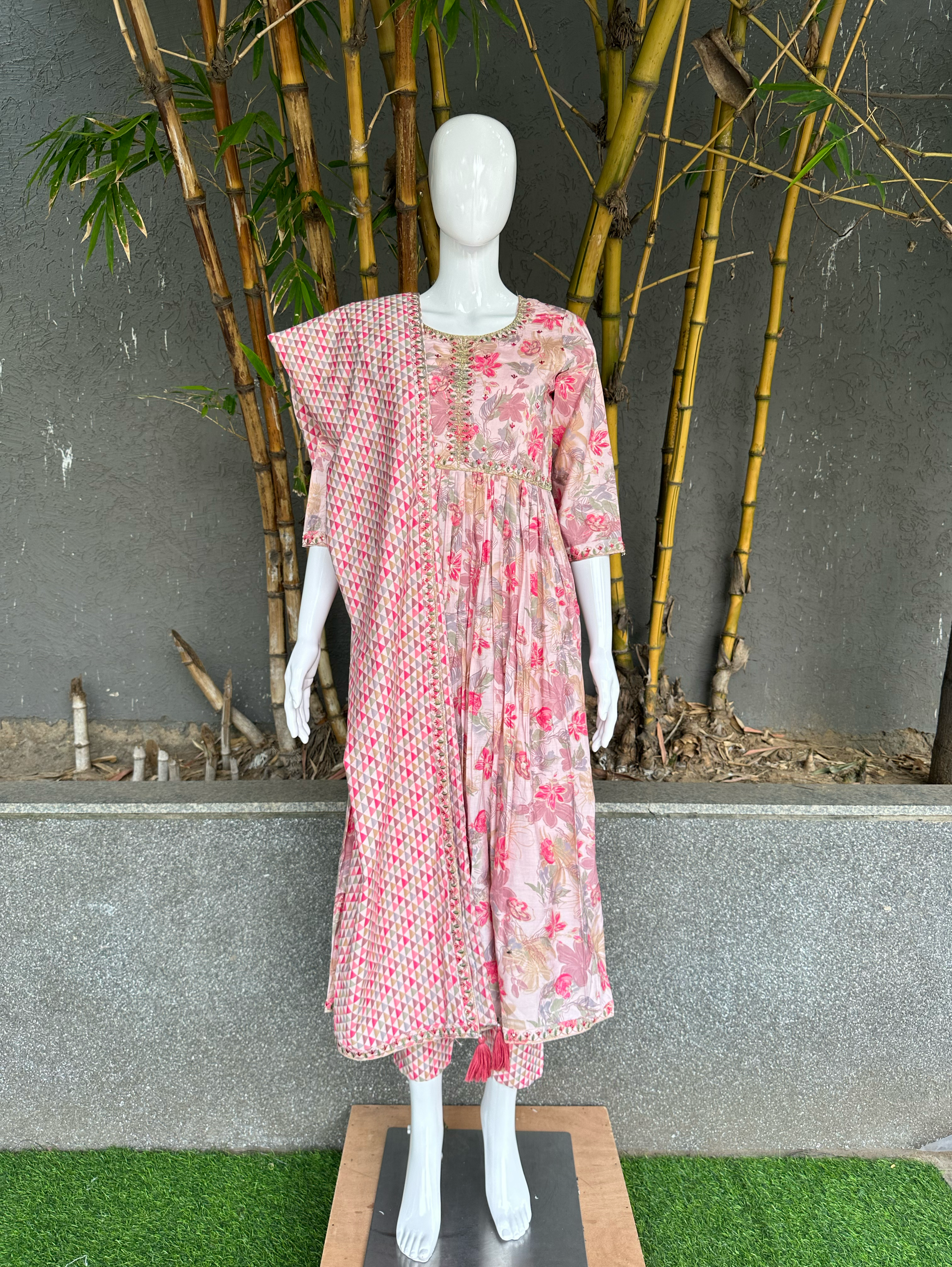 Image of Alia Cut Muslin 3 Piece with Hand work - Kurti Set