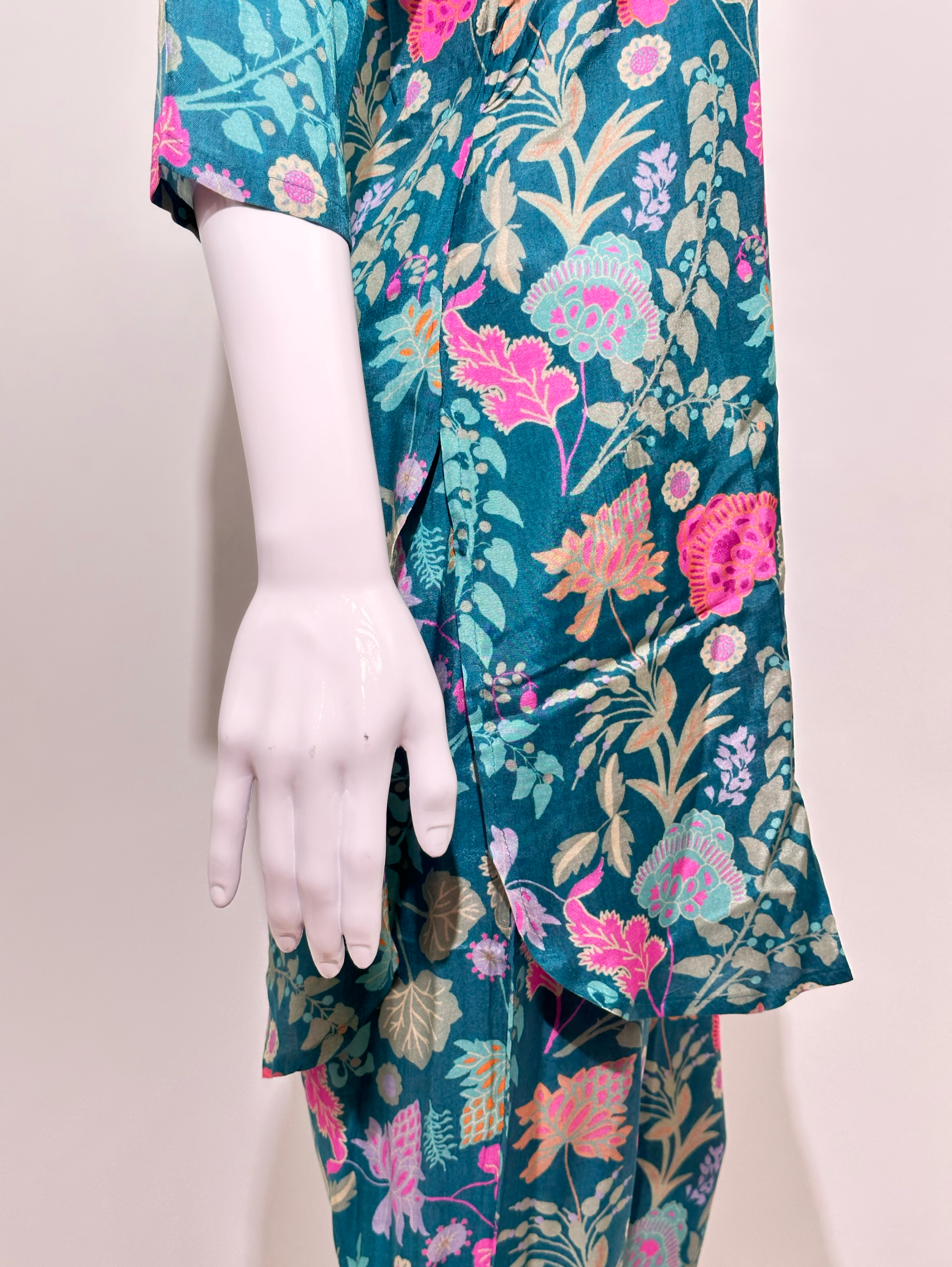 Muslin Hand work Coord Set - Collar Embroidery