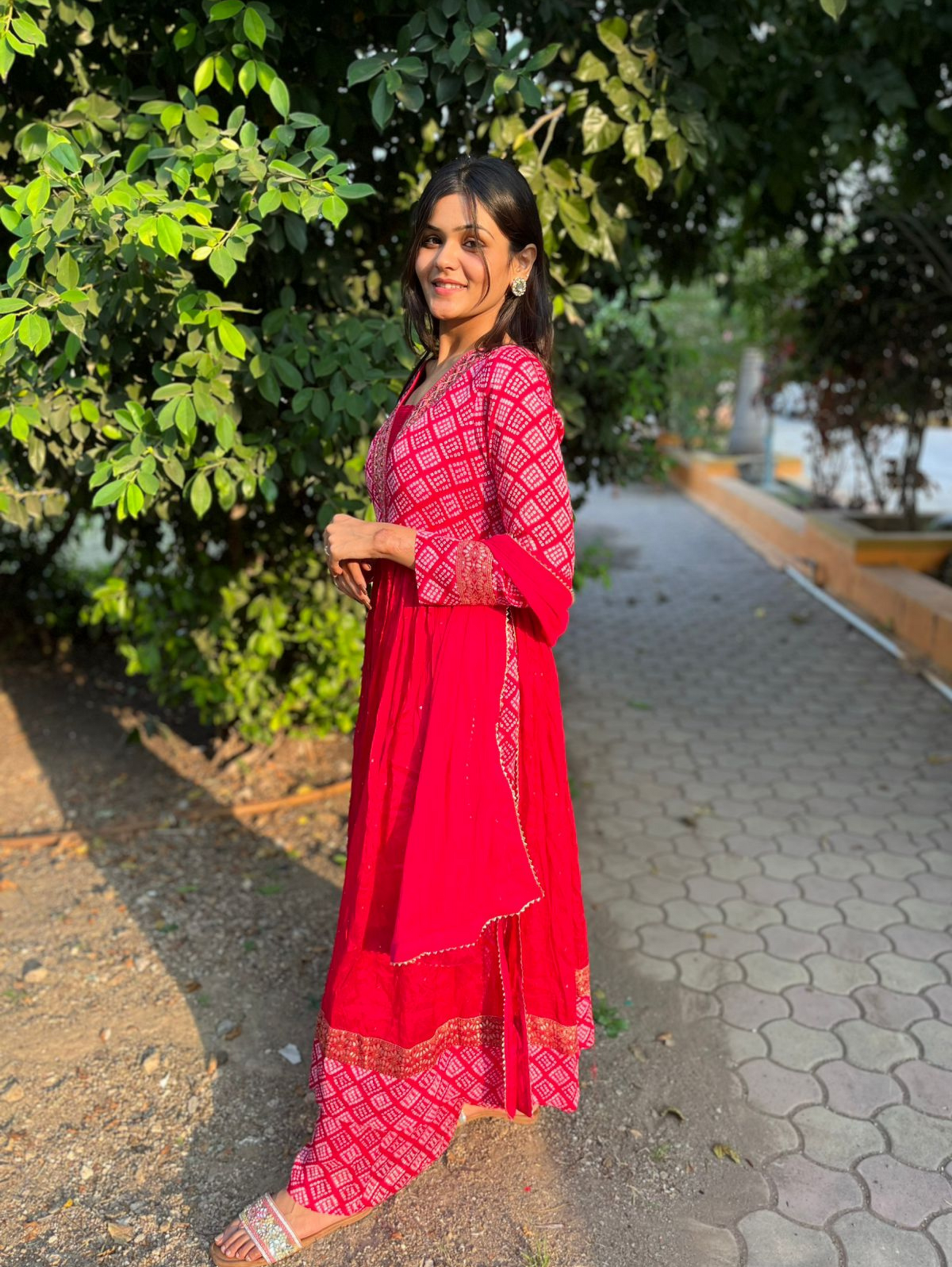 Chinnon Silk Bandhni Naira Cut