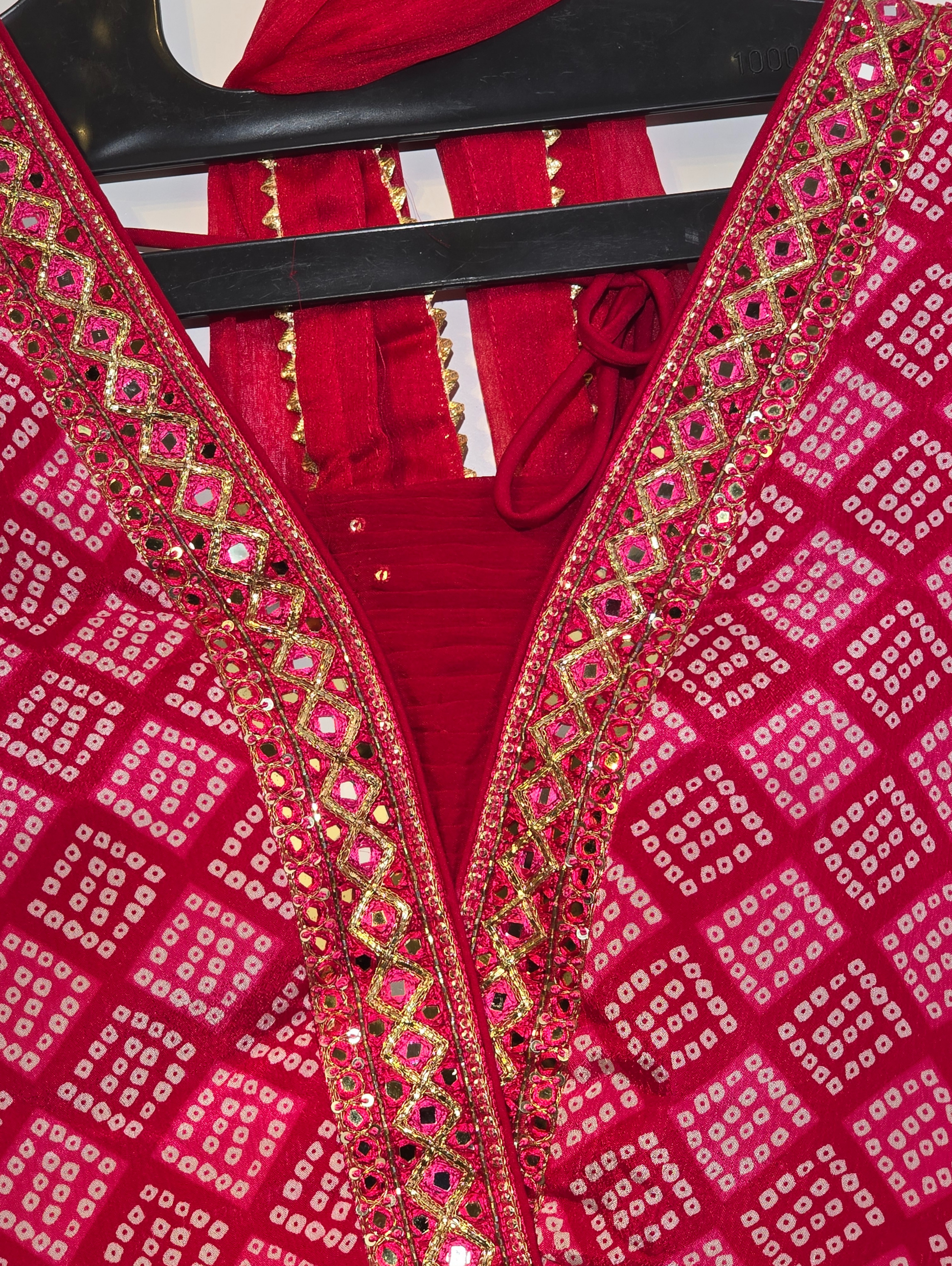 Chinnon Silk Bandhni Naira Cut