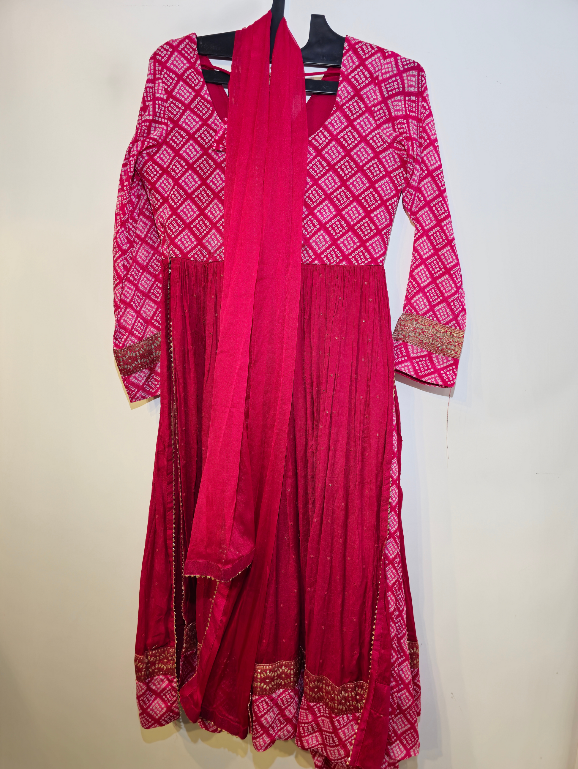 Chinnon Silk Bandhni Naira Cut