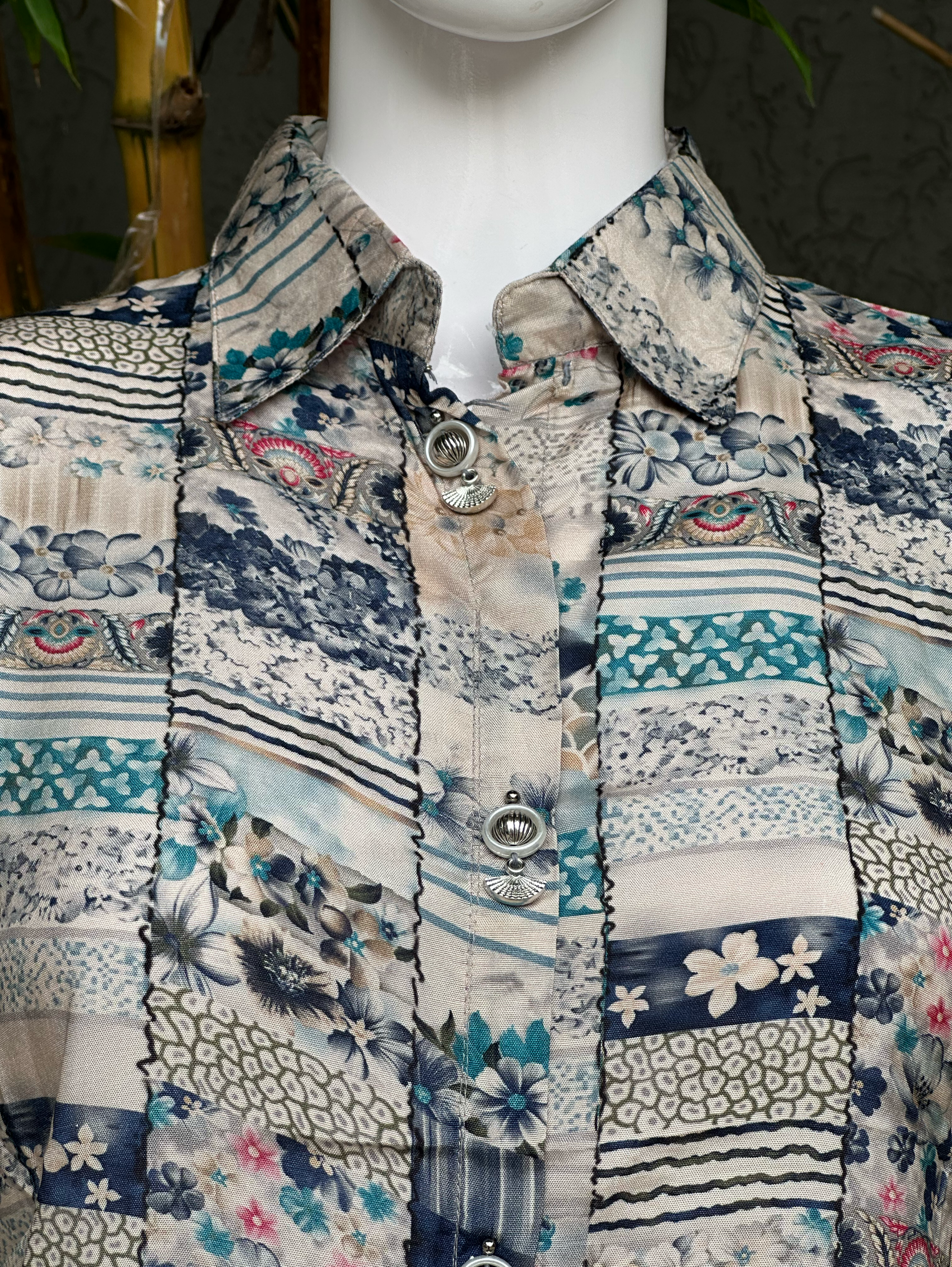 Muslin Coords with Stand Patti Accessories work