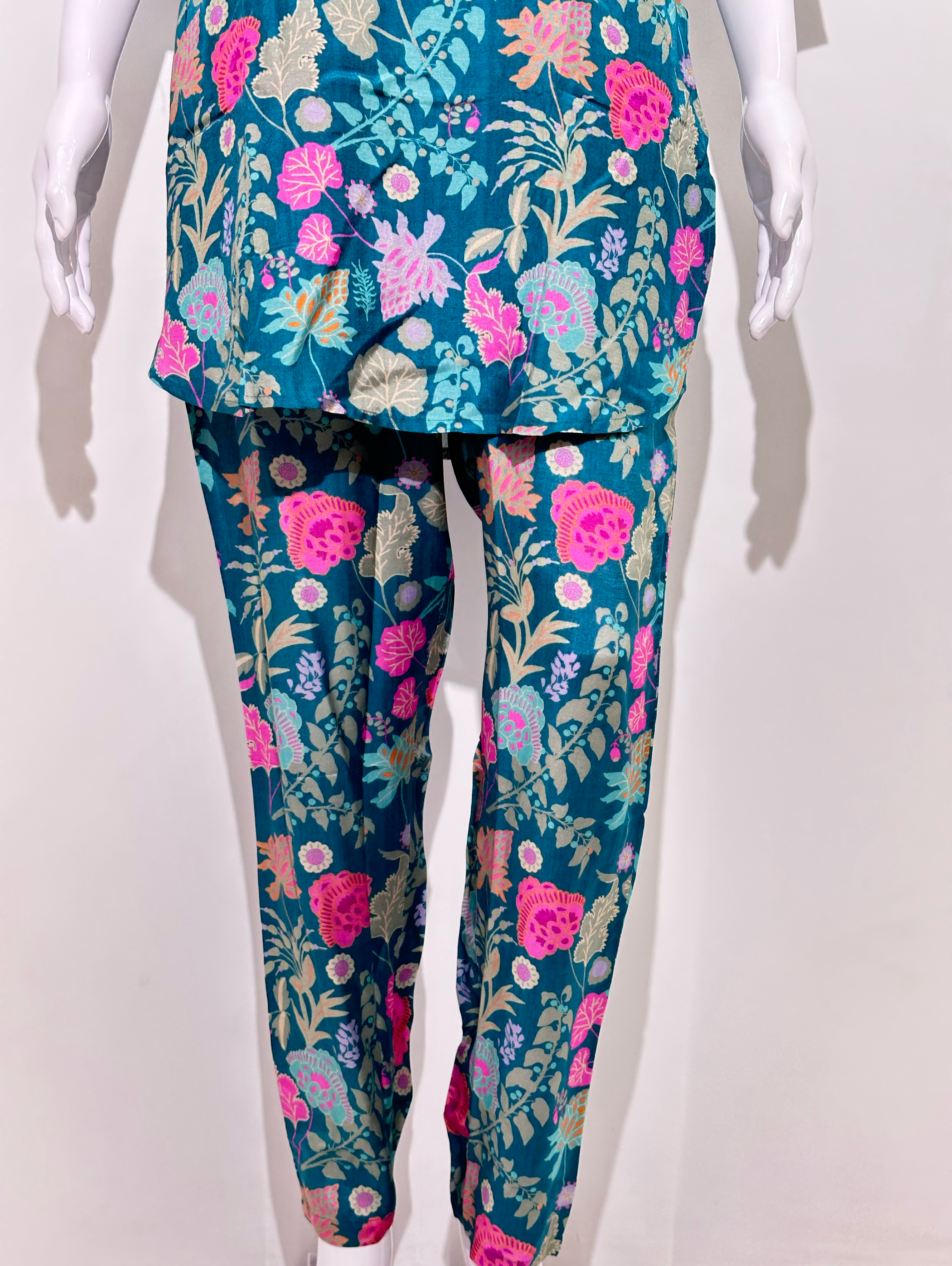 Muslin Hand work Coord Set - Collar Embroidery