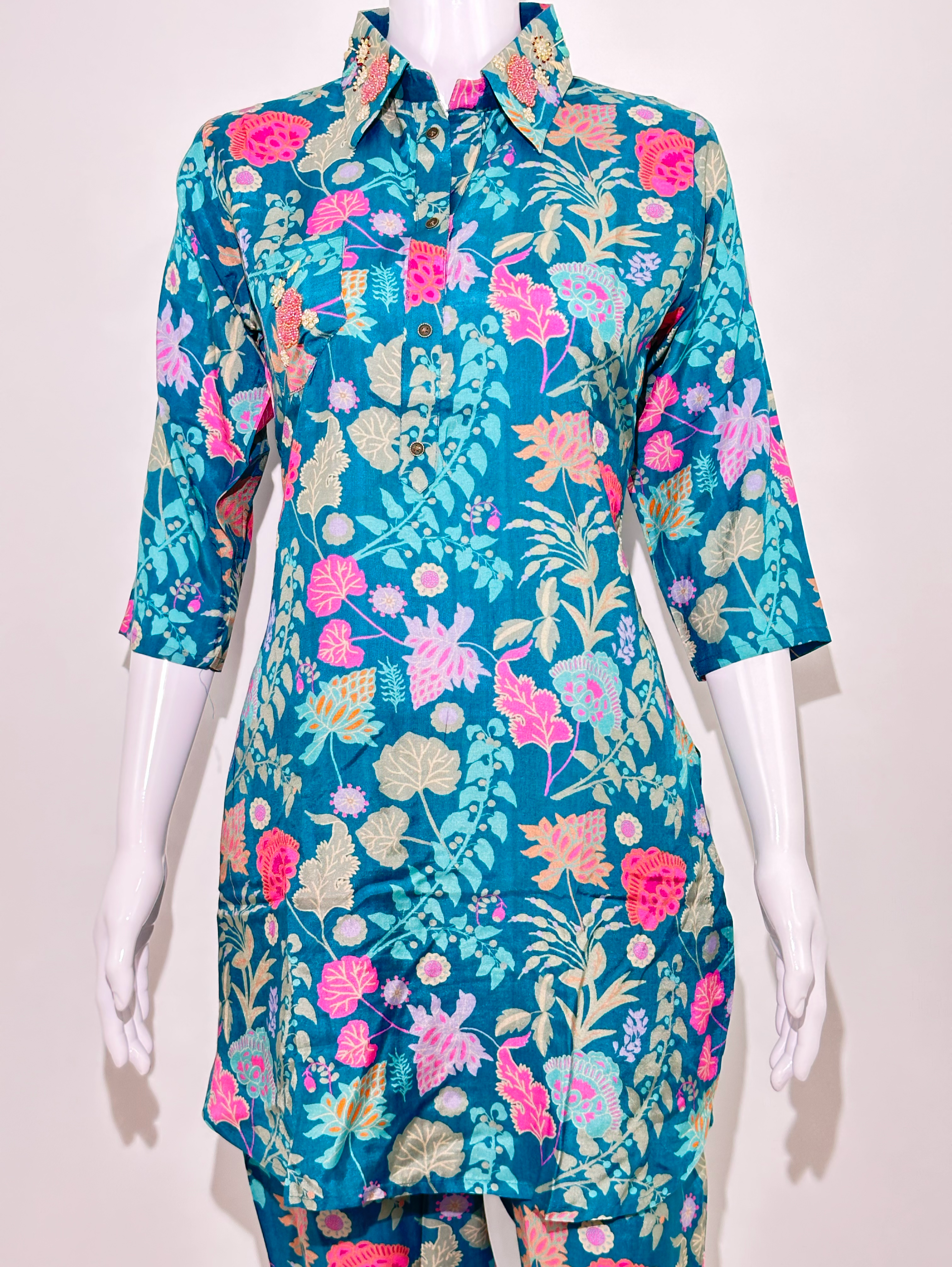 Image of Muslin Hand work Coord Set - Collar Embroidery