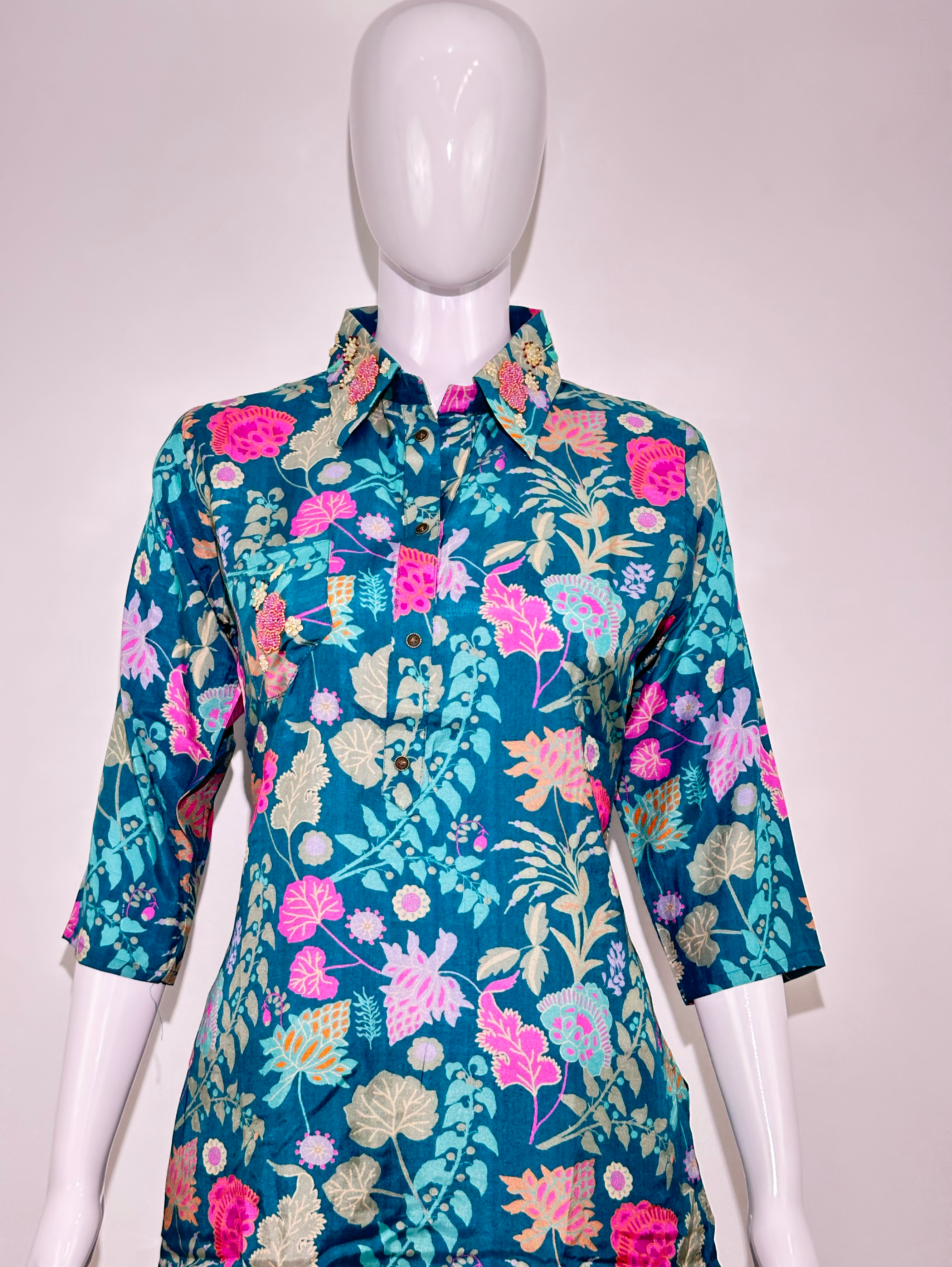 Image of Muslin Hand work Coord Set - Collar Embroidery