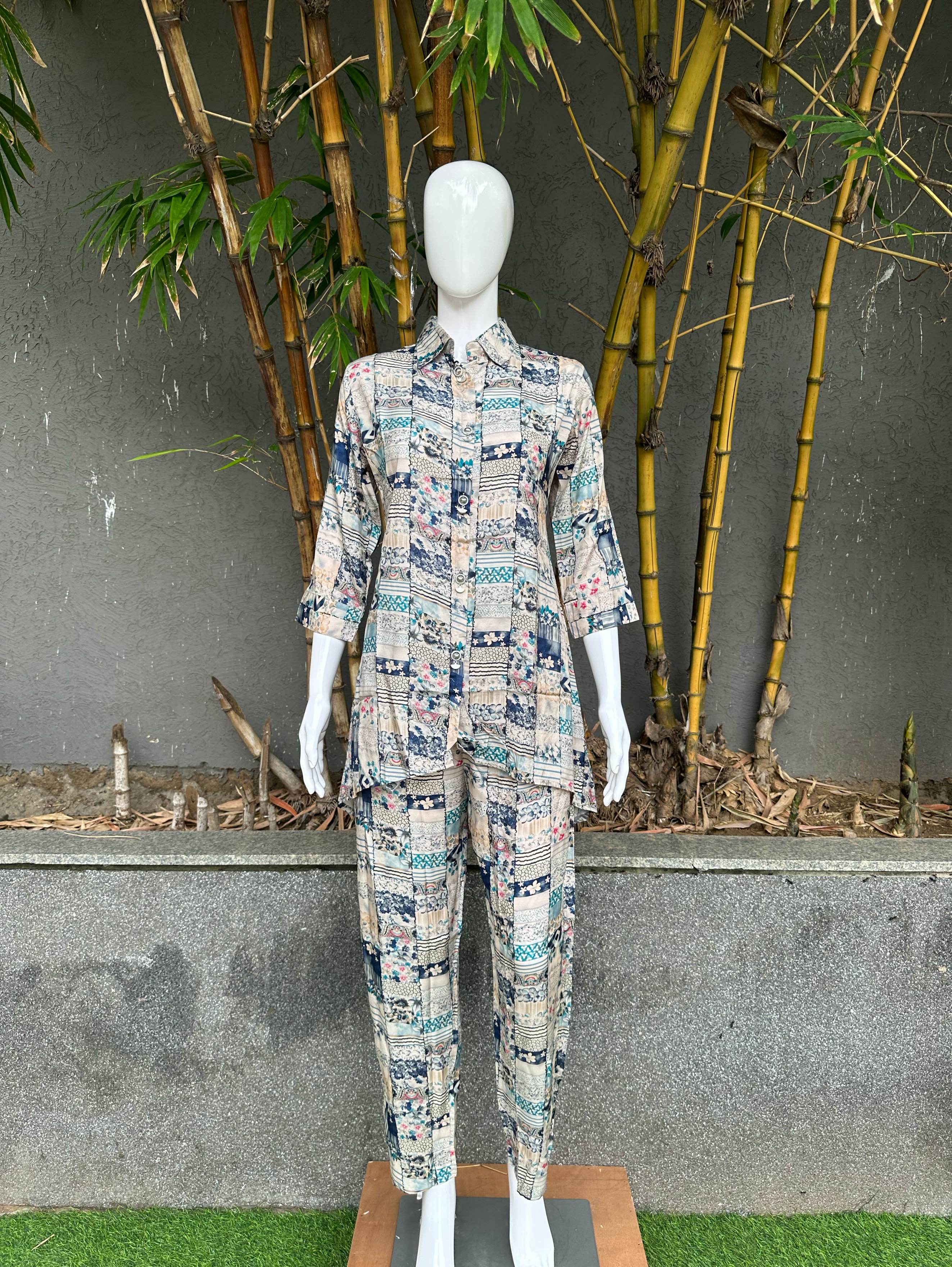 Muslin Coords with Stand Patti Accessories work