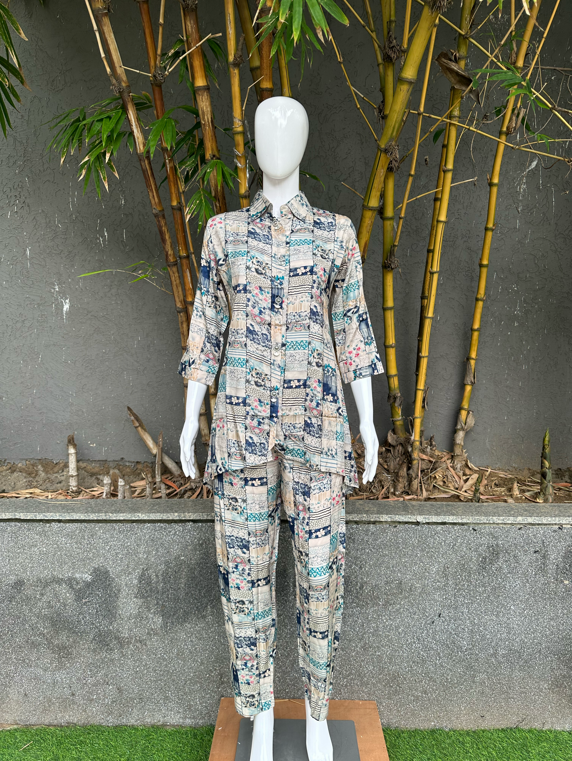 Muslin Coords with Stand Patti Accessories work