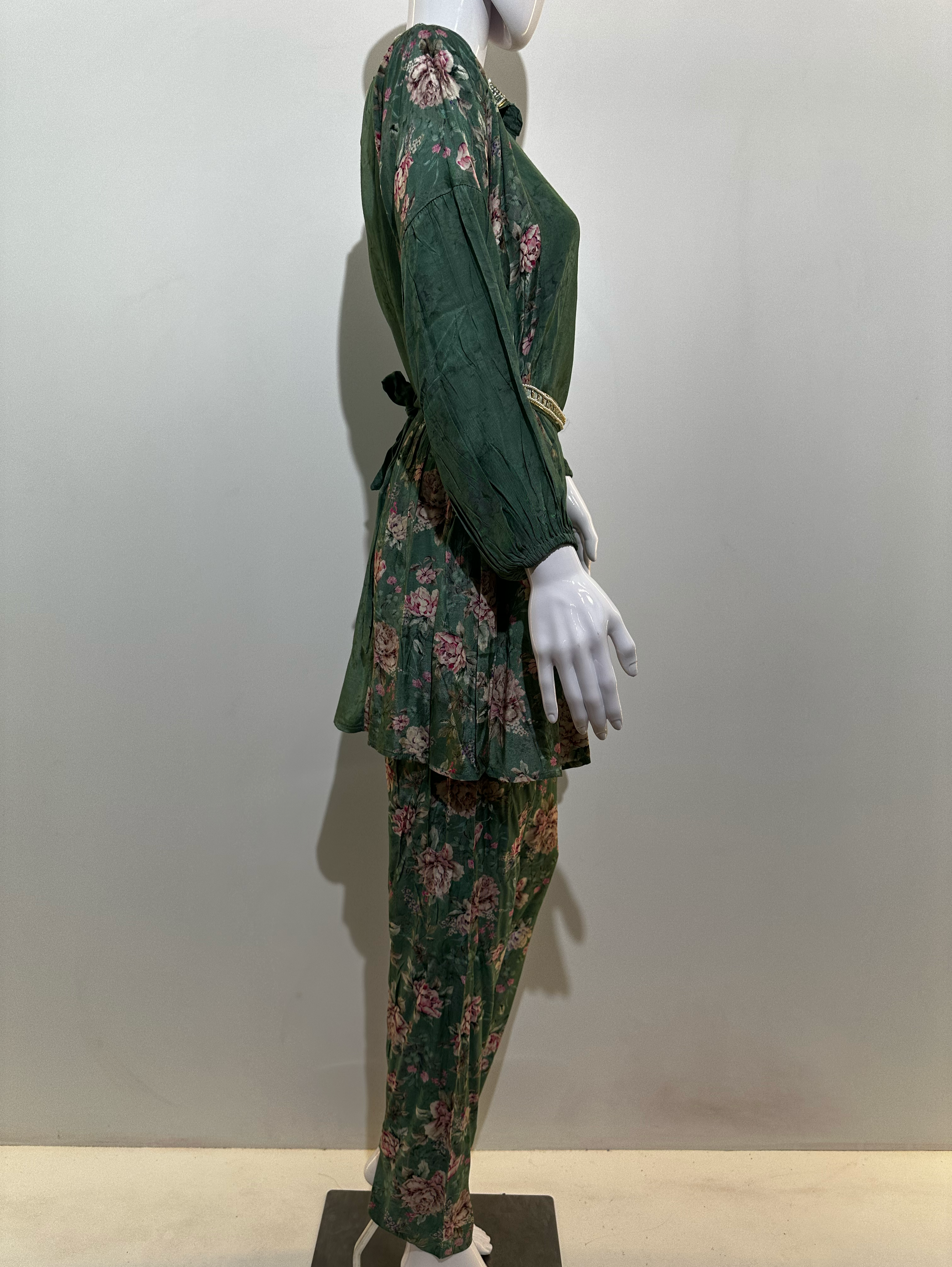 Image of Muslin Coord Set With Premium Moti Work