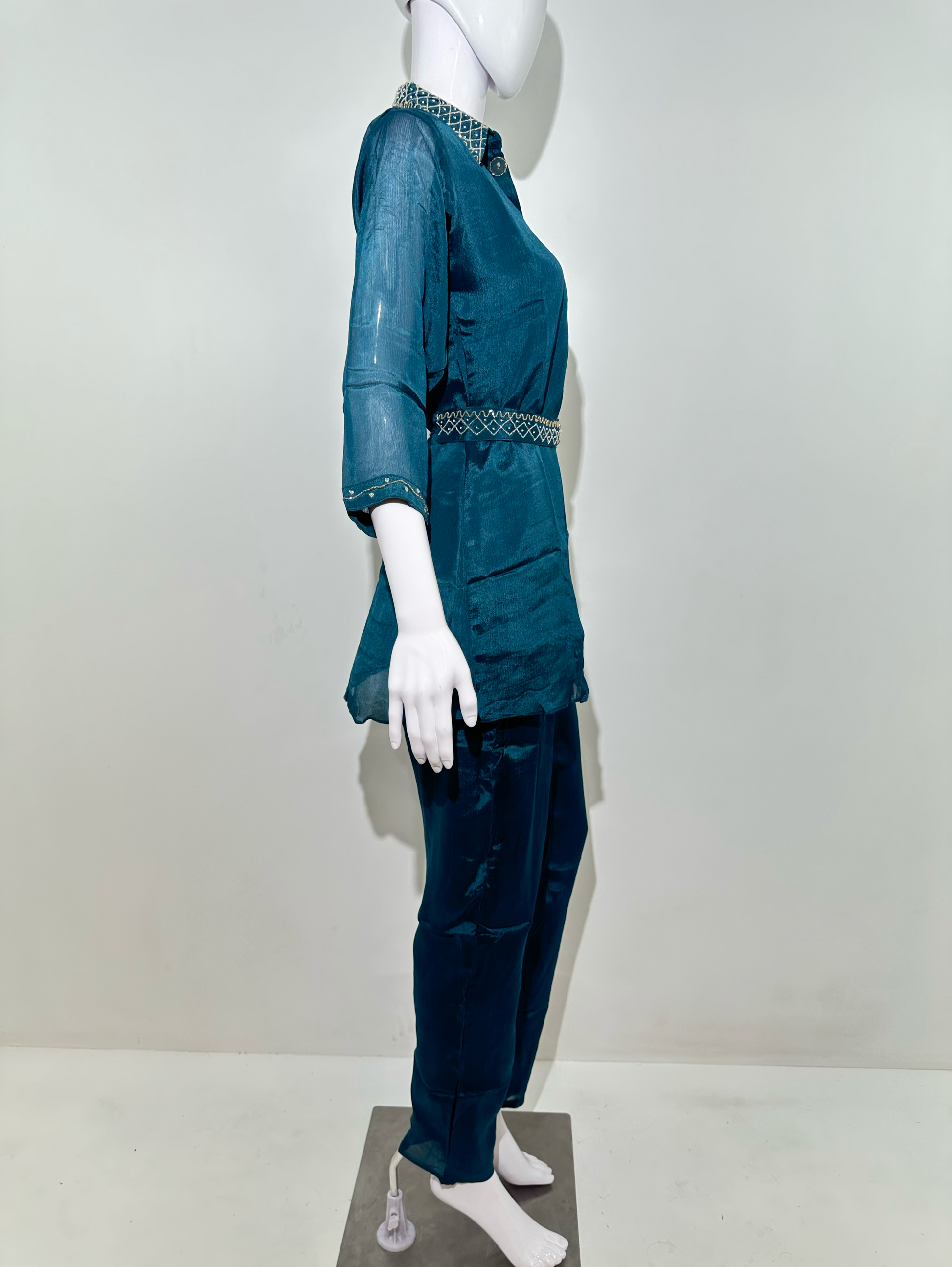 Chiffon with belt side hand and collar work Coords