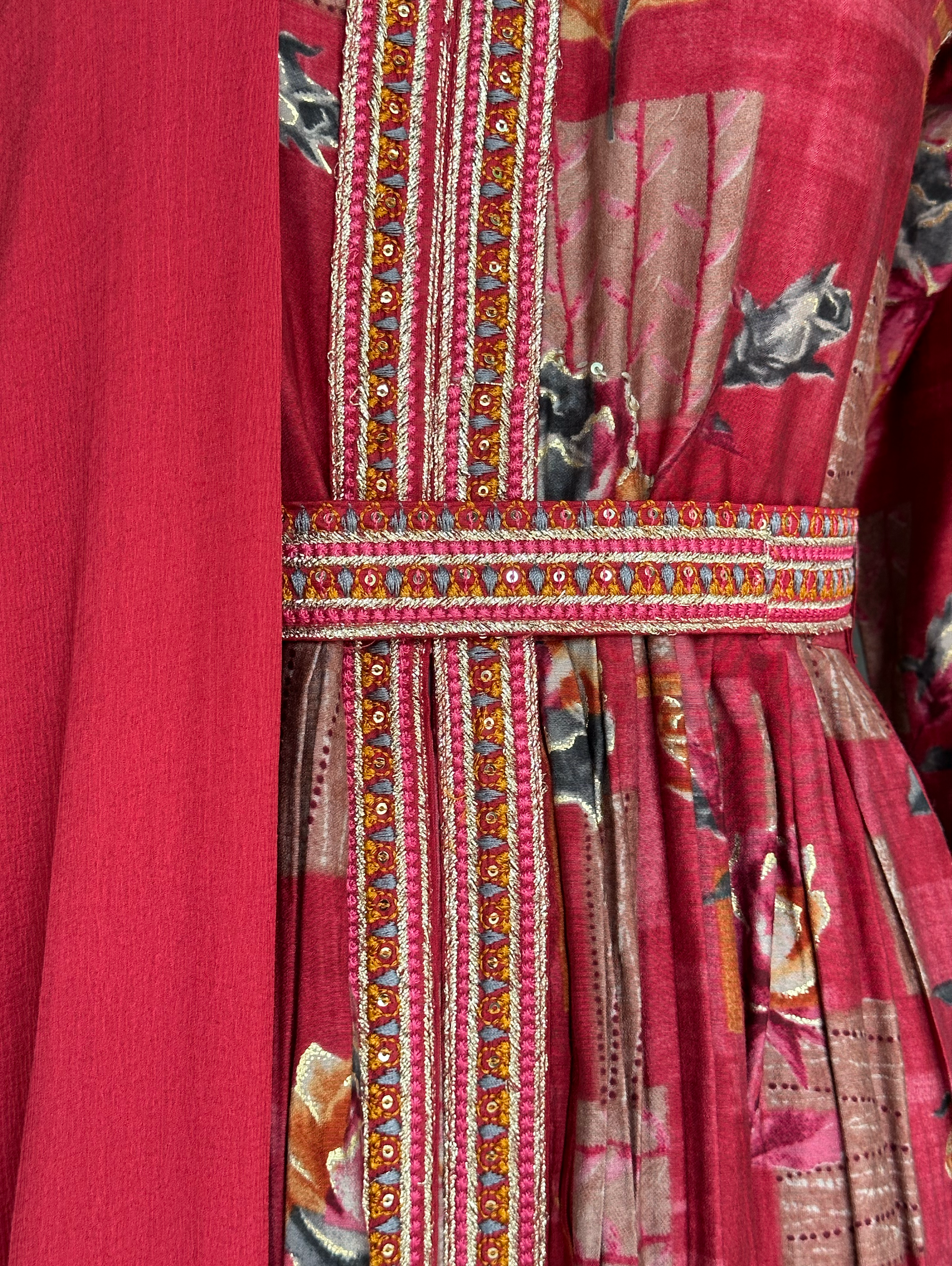 Image of Muslin with Embroidery Sequence Kurti Set- 3 Piece