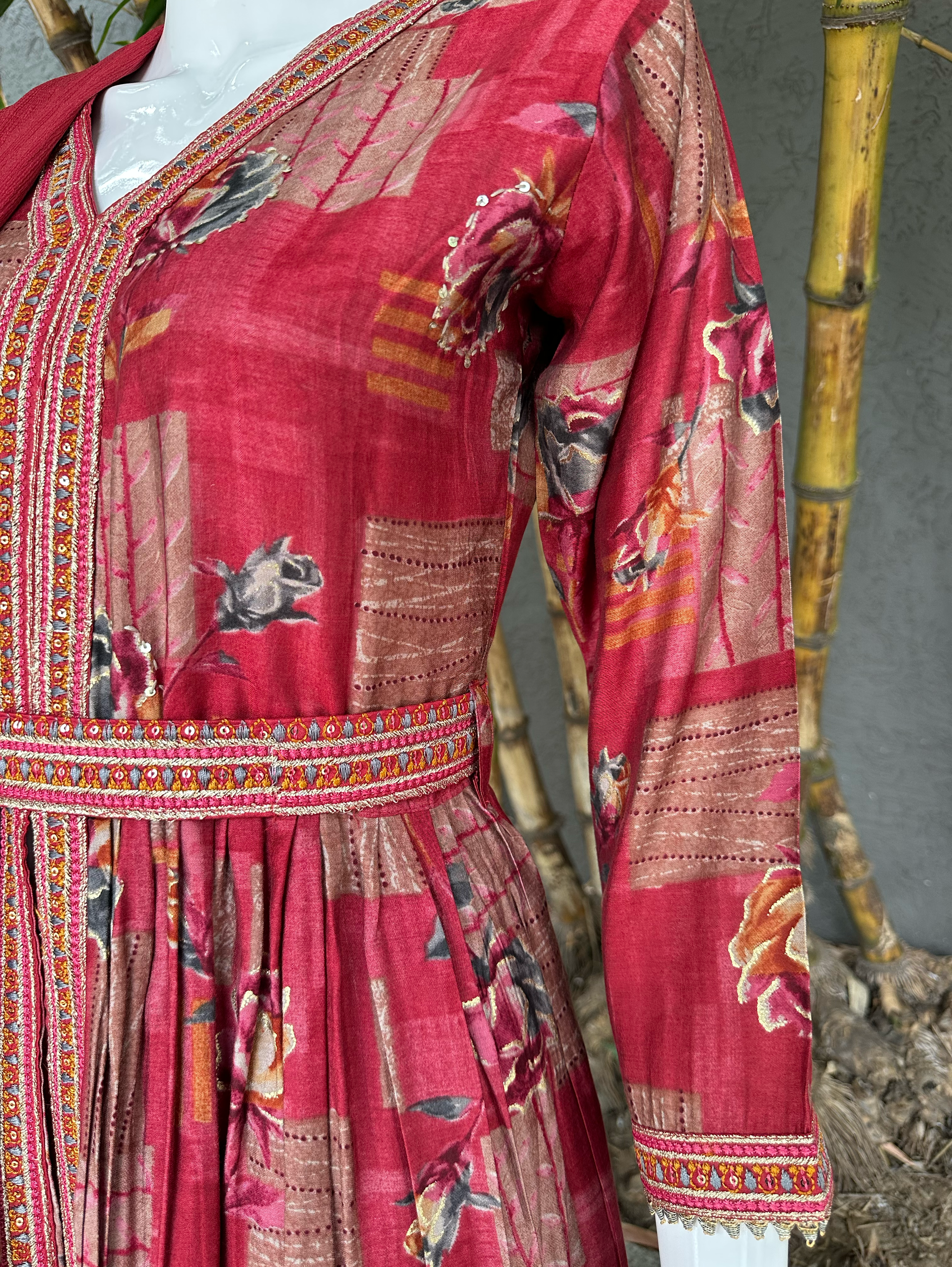 Image of Muslin with Embroidery Sequence Kurti Set- 3 Piece