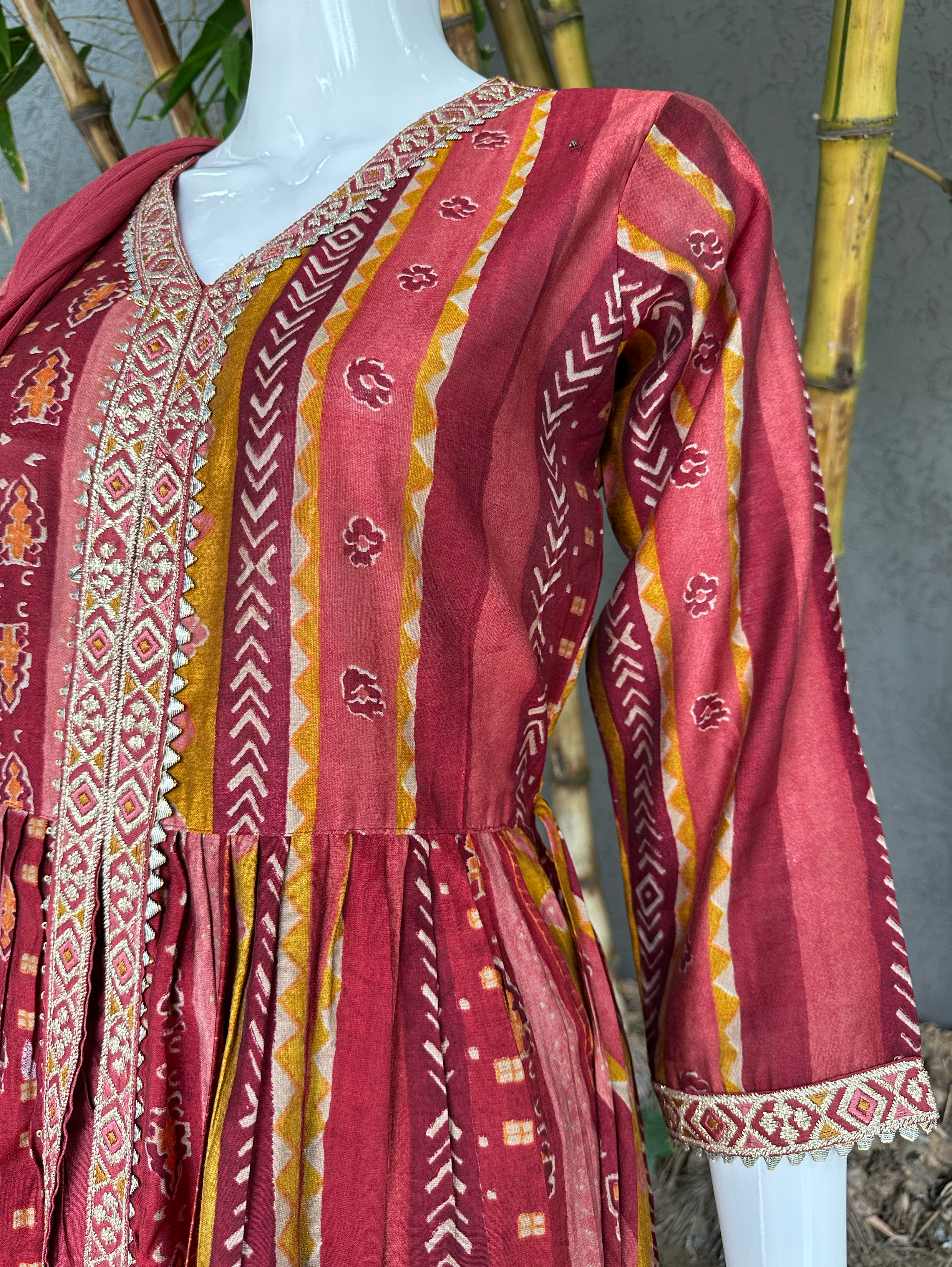 Image of Muslin with Center Cut Kurti Set- 3 Piece