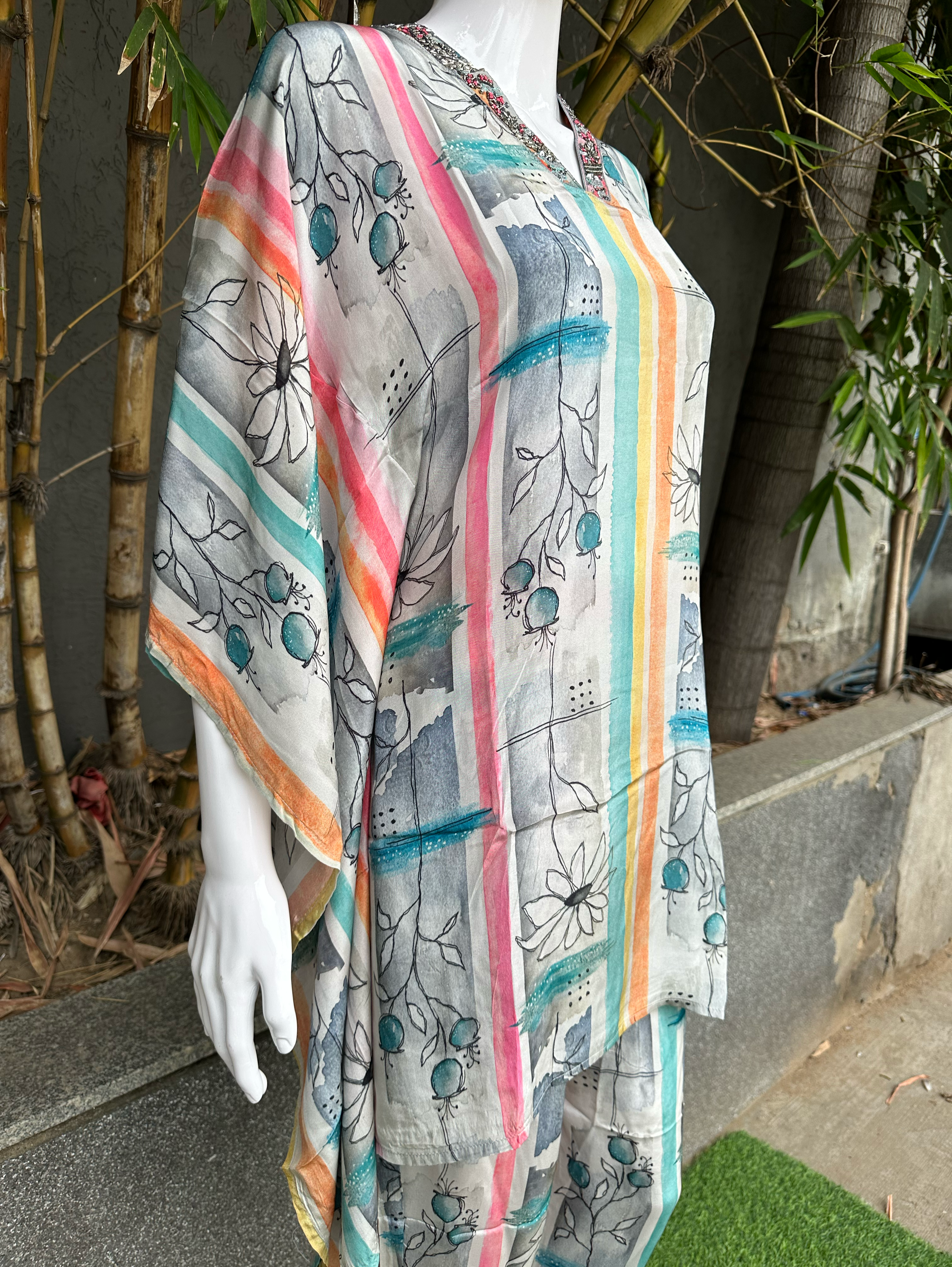Image of Chinnon V Neck Hand Work Kaftan Coords