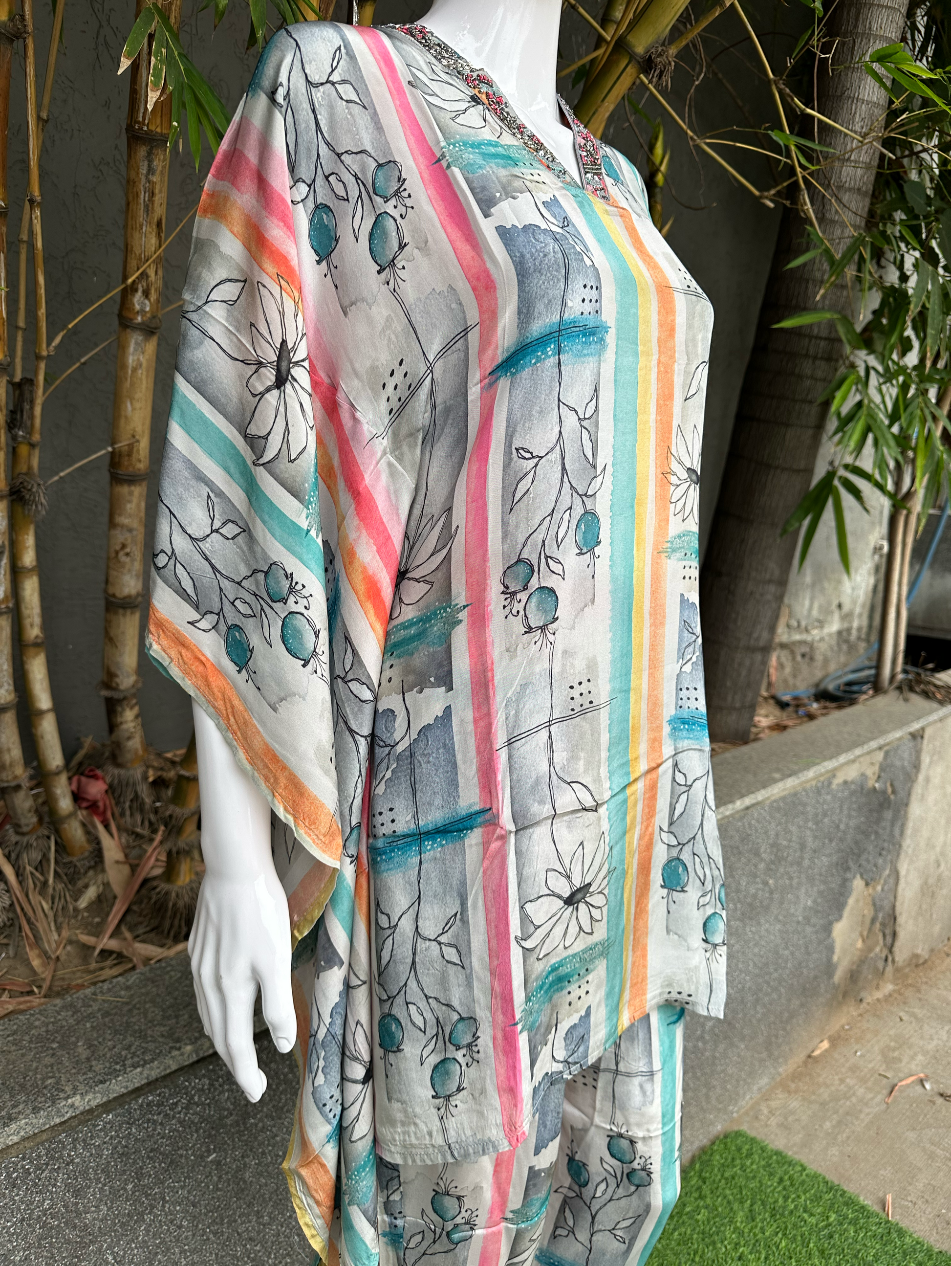 Chinnon V Neck Hand Work Kaftan Coords
