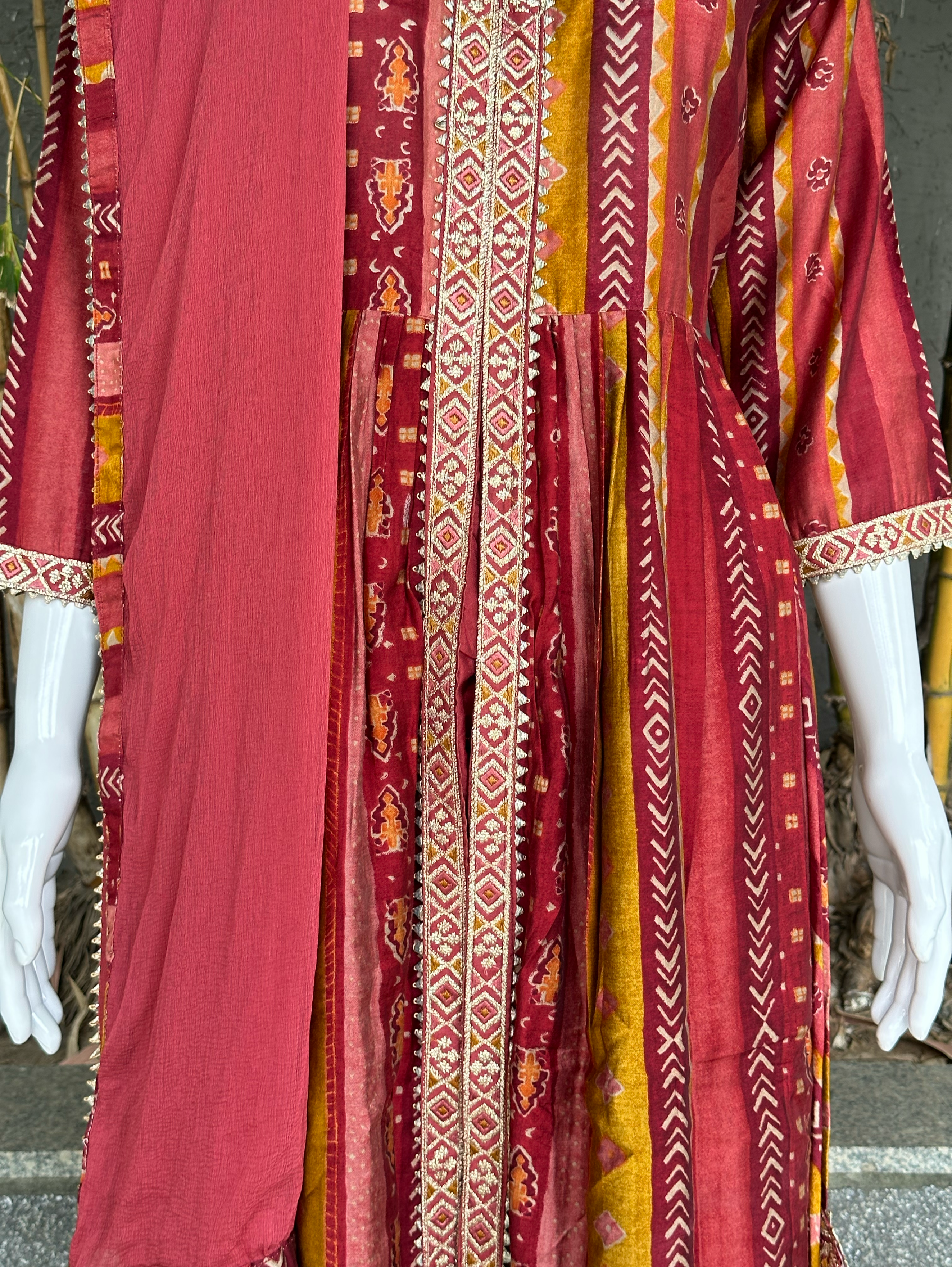 Image of Muslin with Center Cut Kurti Set- 3 Piece