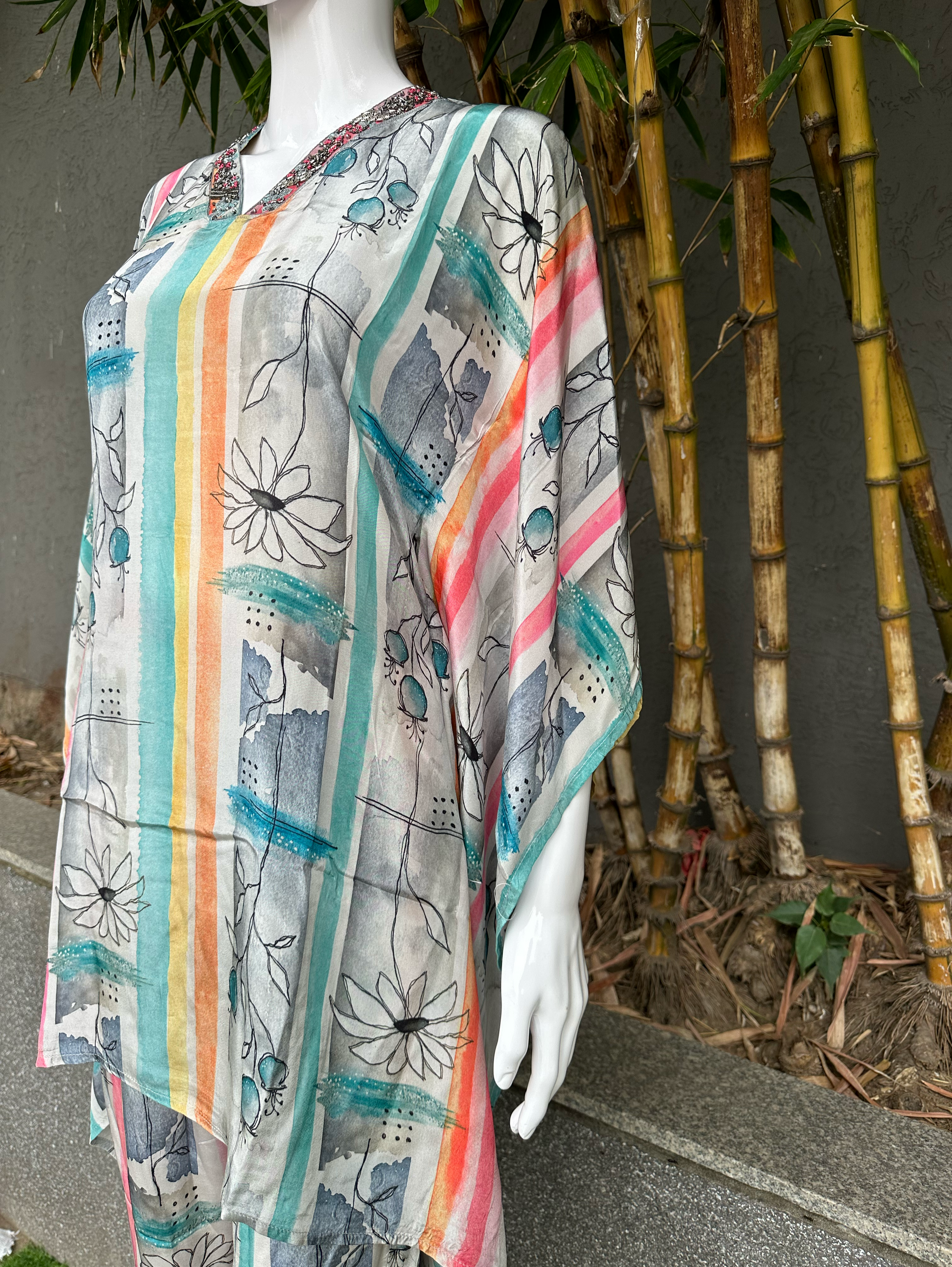 Chinnon V Neck Hand Work Kaftan Coords
