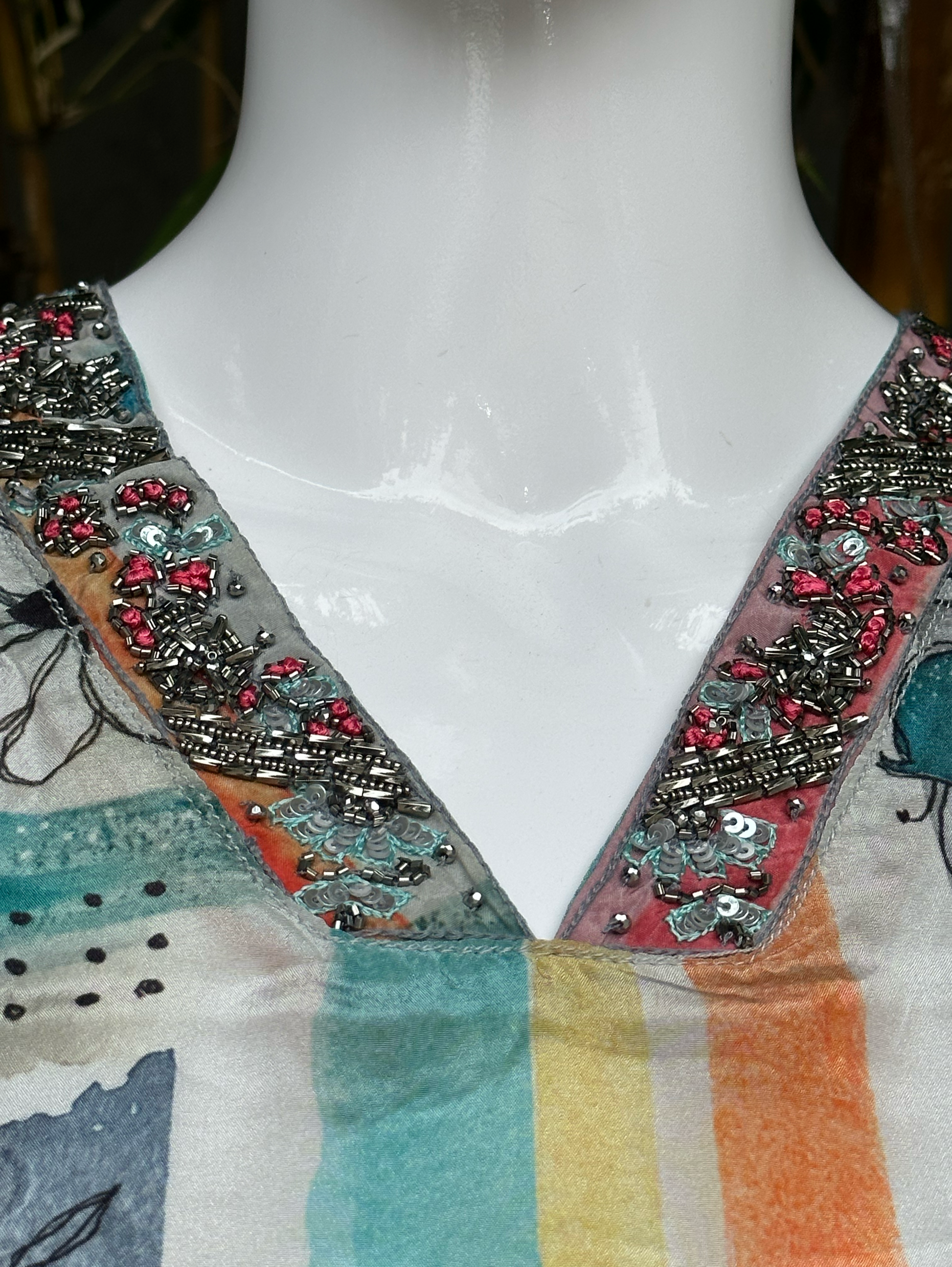 Chinnon V Neck Hand Work Kaftan Coords